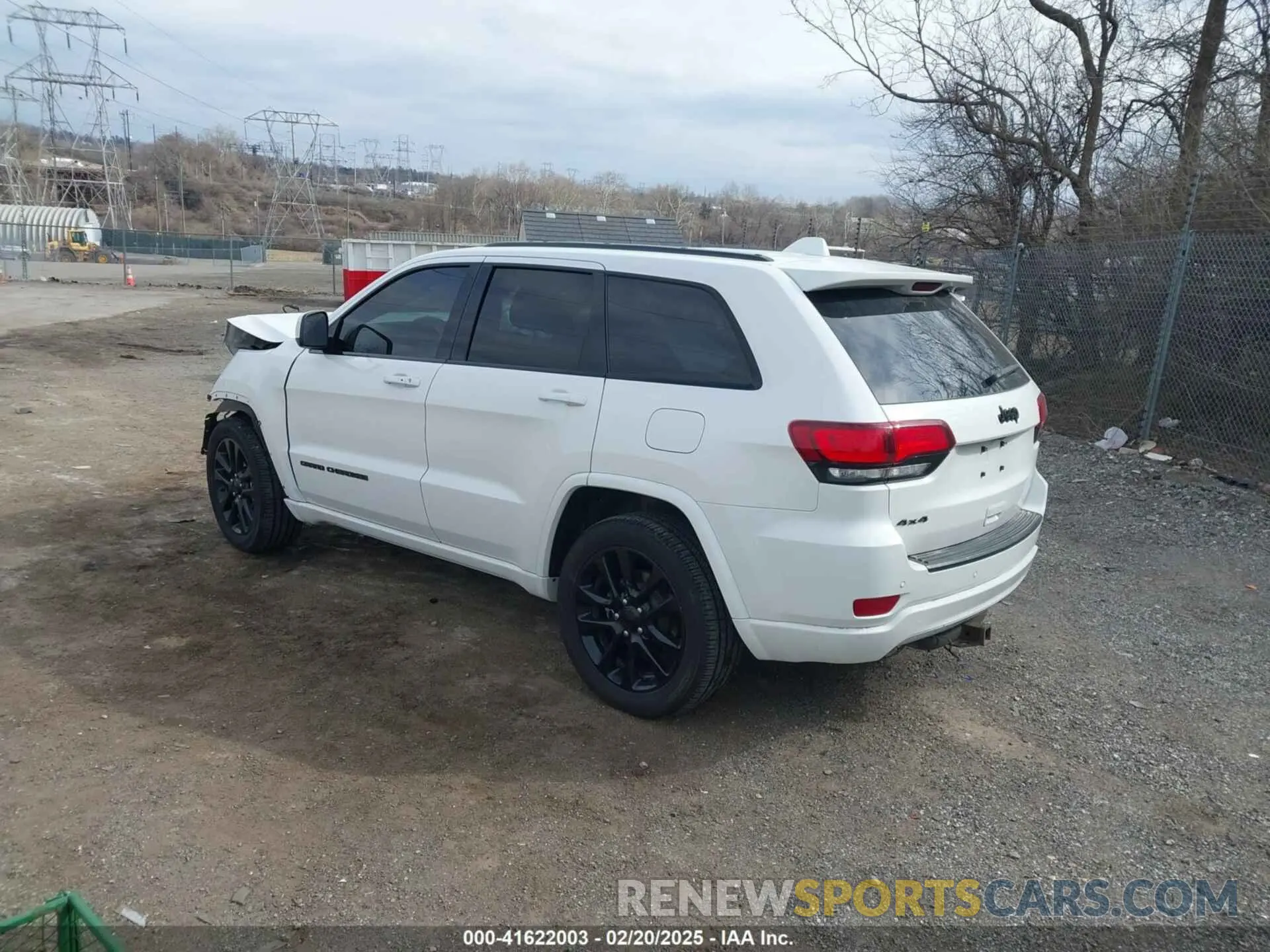 3 Photograph of a damaged car 1C4RJFAG5KC831675 JEEP GRAND CHEROKEE 2019