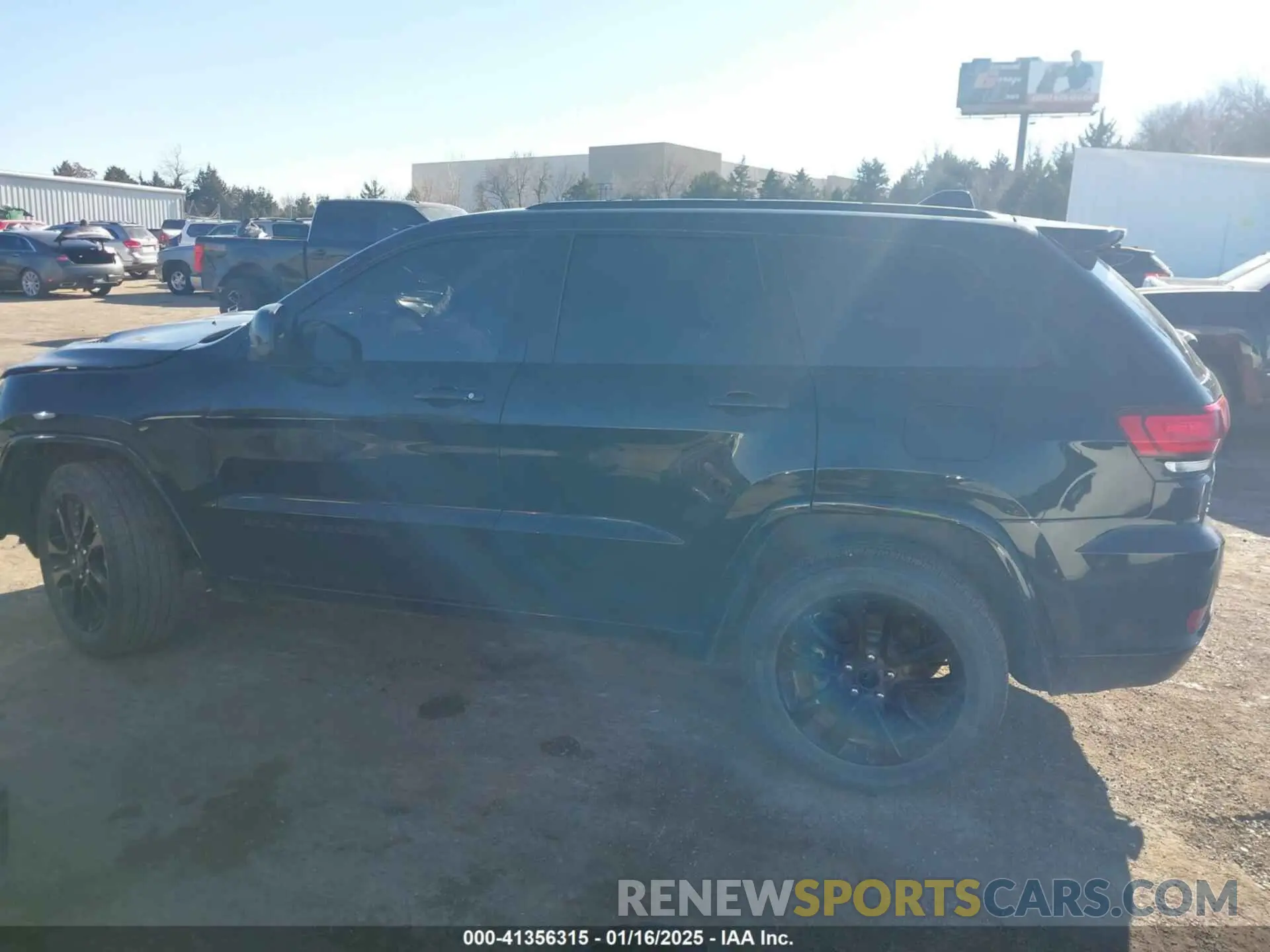 15 Photograph of a damaged car 1C4RJFAG6KC566619 JEEP GRAND CHEROKEE 2019