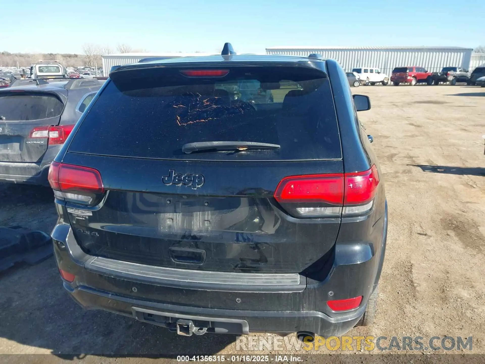 17 Photograph of a damaged car 1C4RJFAG6KC566619 JEEP GRAND CHEROKEE 2019