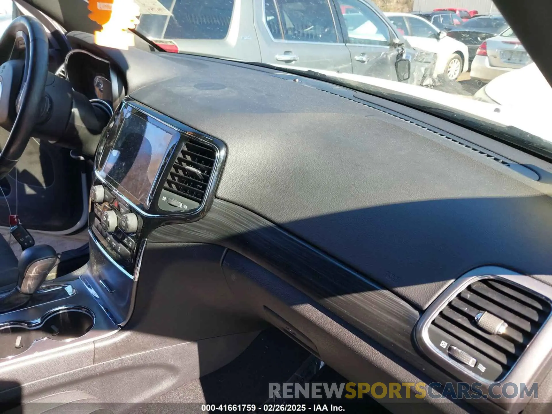 5 Photograph of a damaged car 1C4RJFAG6KC641920 JEEP GRAND CHEROKEE 2019