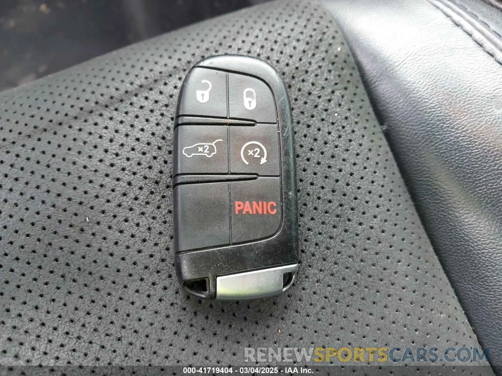 11 Photograph of a damaged car 1C4RJFAG6KC696190 JEEP GRAND CHEROKEE 2019