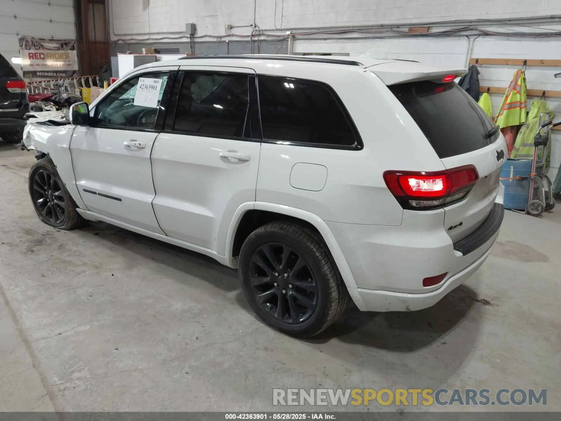 3 Фотография поврежденного автомобиля 1C4RJFAG7KC588175 JEEP GRAND CHEROKEE 2019
