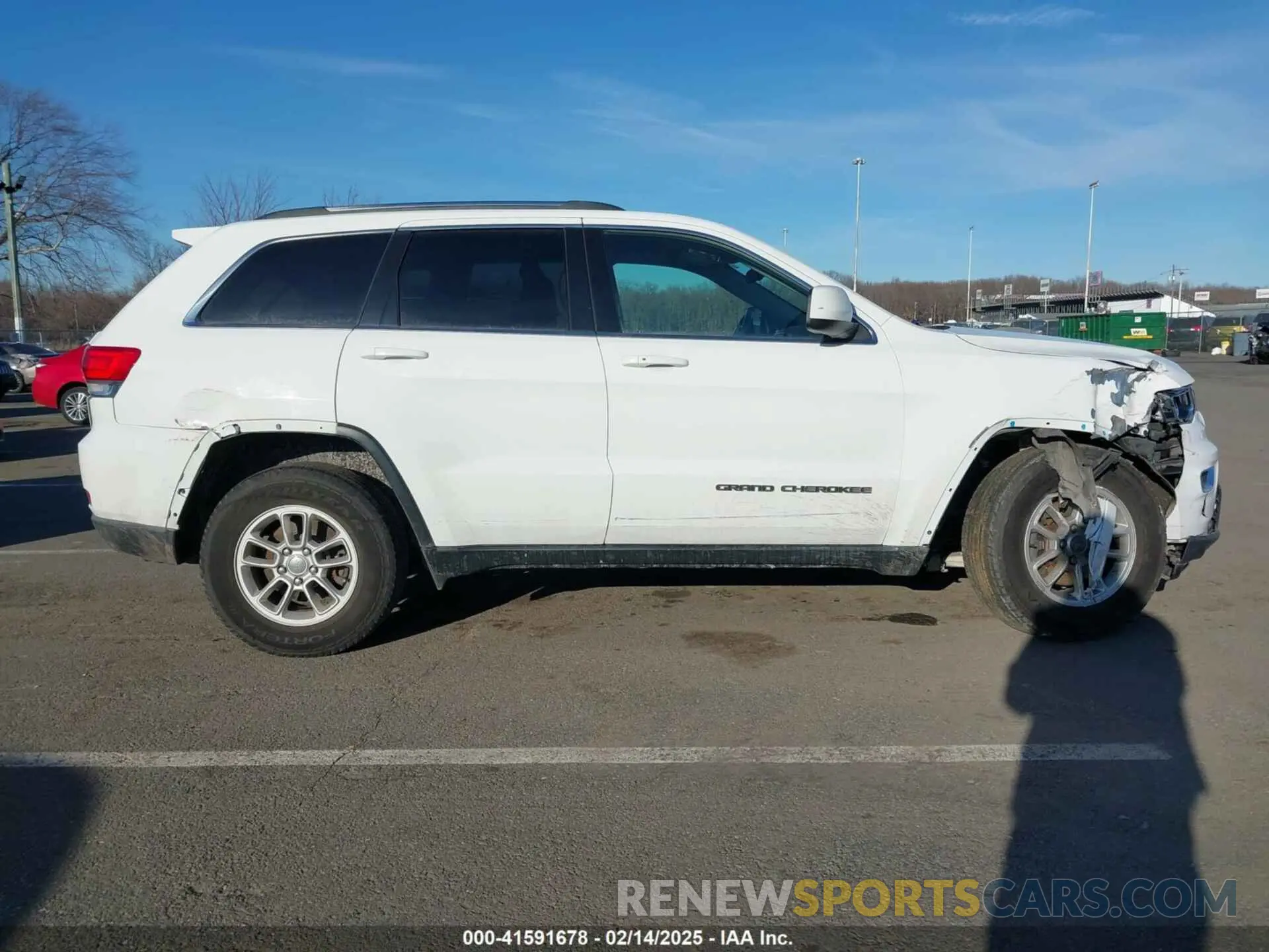 13 Photograph of a damaged car 1C4RJFAG7KC694674 JEEP GRAND CHEROKEE 2019