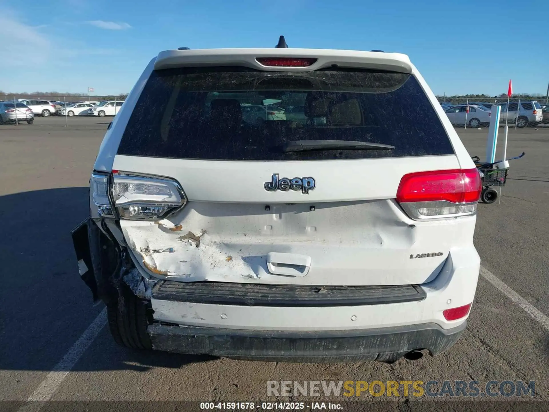 16 Photograph of a damaged car 1C4RJFAG7KC694674 JEEP GRAND CHEROKEE 2019