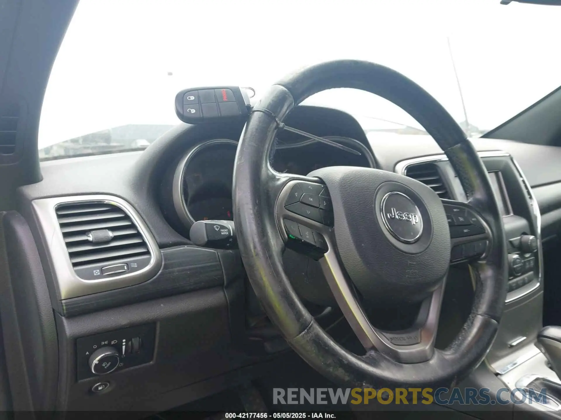 11 Photograph of a damaged car 1C4RJFAG7KC721131 JEEP GRAND CHEROKEE 2019