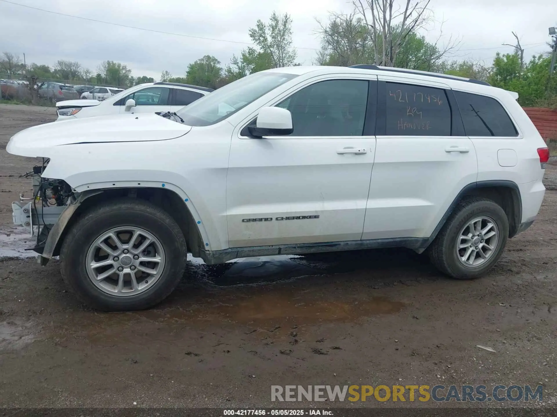 14 Photograph of a damaged car 1C4RJFAG7KC721131 JEEP GRAND CHEROKEE 2019