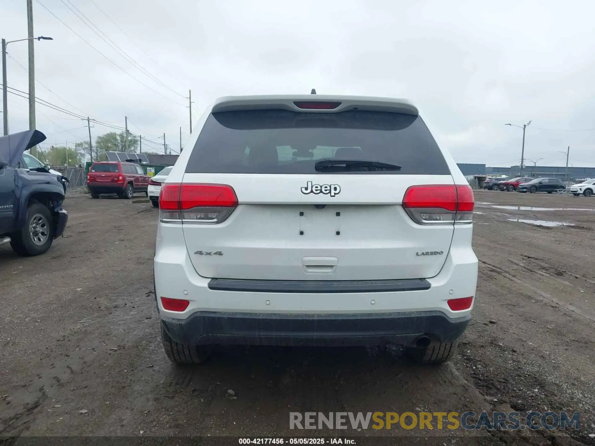 16 Photograph of a damaged car 1C4RJFAG7KC721131 JEEP GRAND CHEROKEE 2019