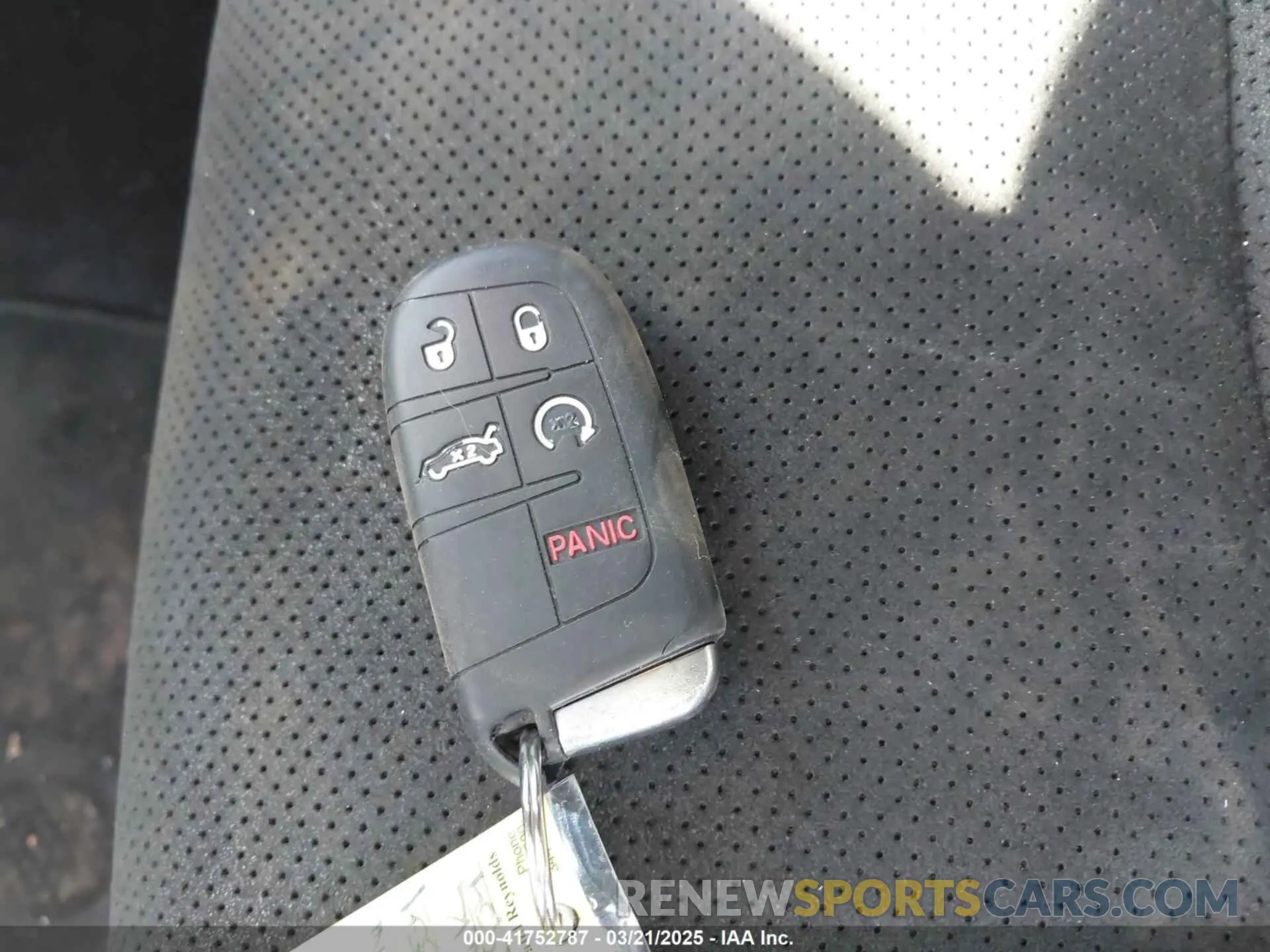 11 Photograph of a damaged car 1C4RJFAG8KC601354 JEEP GRAND CHEROKEE 2019