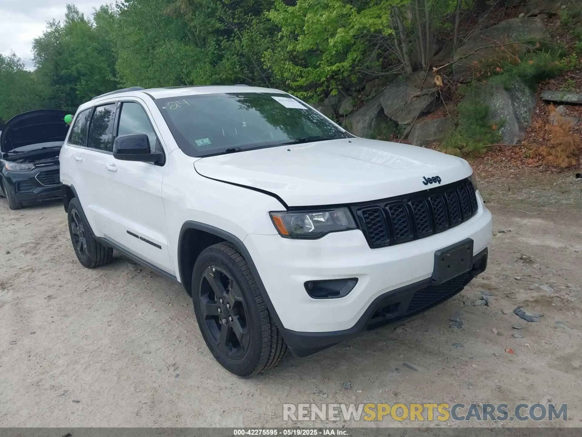 1 Photograph of a damaged car 1C4RJFAG8KC620471 JEEP GRAND CHEROKEE 2019