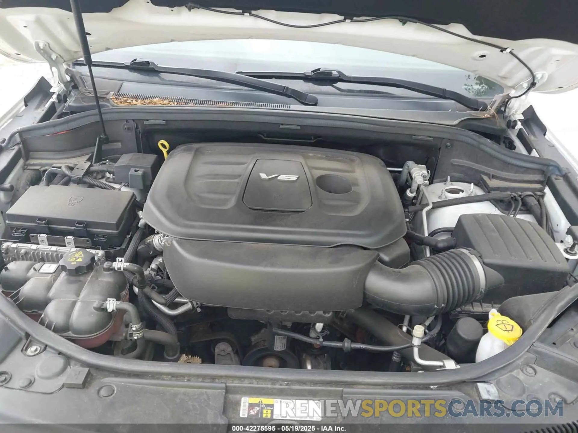 10 Photograph of a damaged car 1C4RJFAG8KC620471 JEEP GRAND CHEROKEE 2019