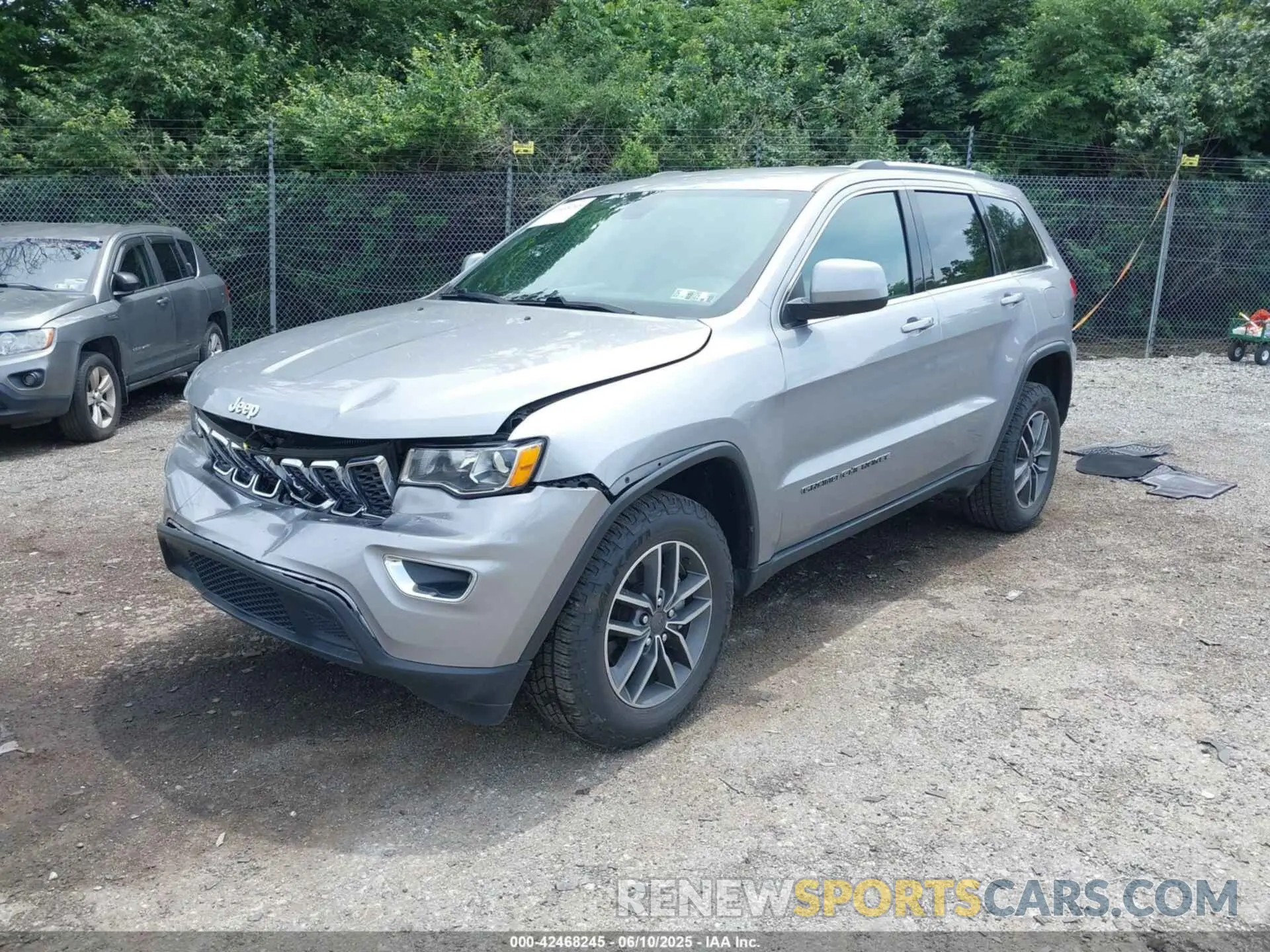 2 Photograph of a damaged car 1C4RJFAG8KC724748 JEEP GRAND CHEROKEE 2019