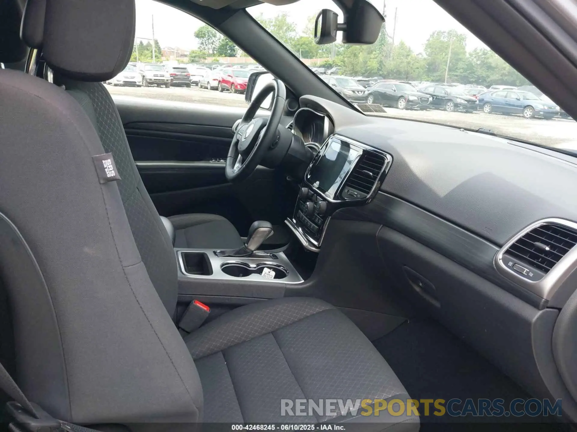 5 Photograph of a damaged car 1C4RJFAG8KC724748 JEEP GRAND CHEROKEE 2019