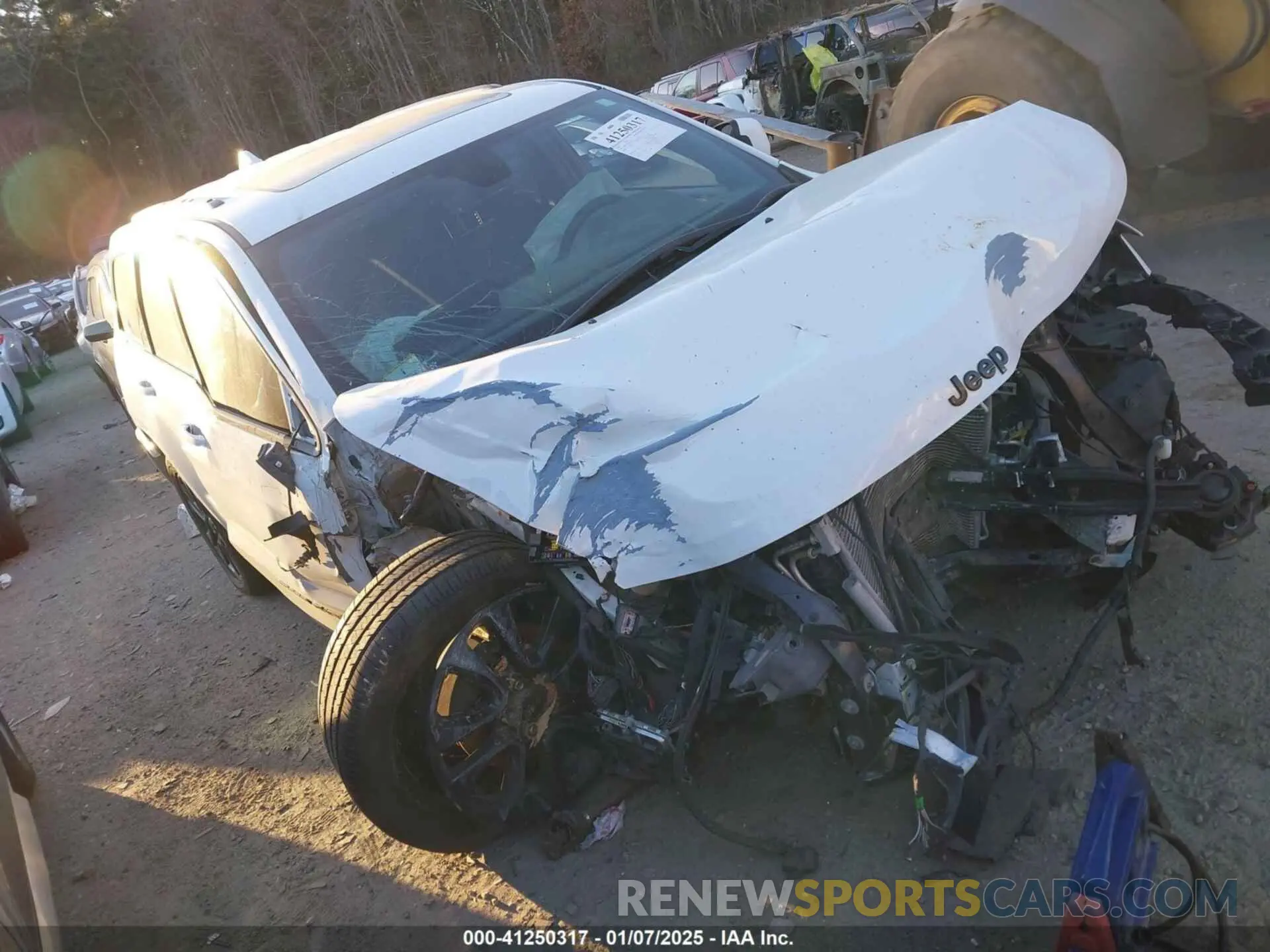 1 Photograph of a damaged car 1C4RJFAG9KC588520 JEEP GRAND CHEROKEE 2019