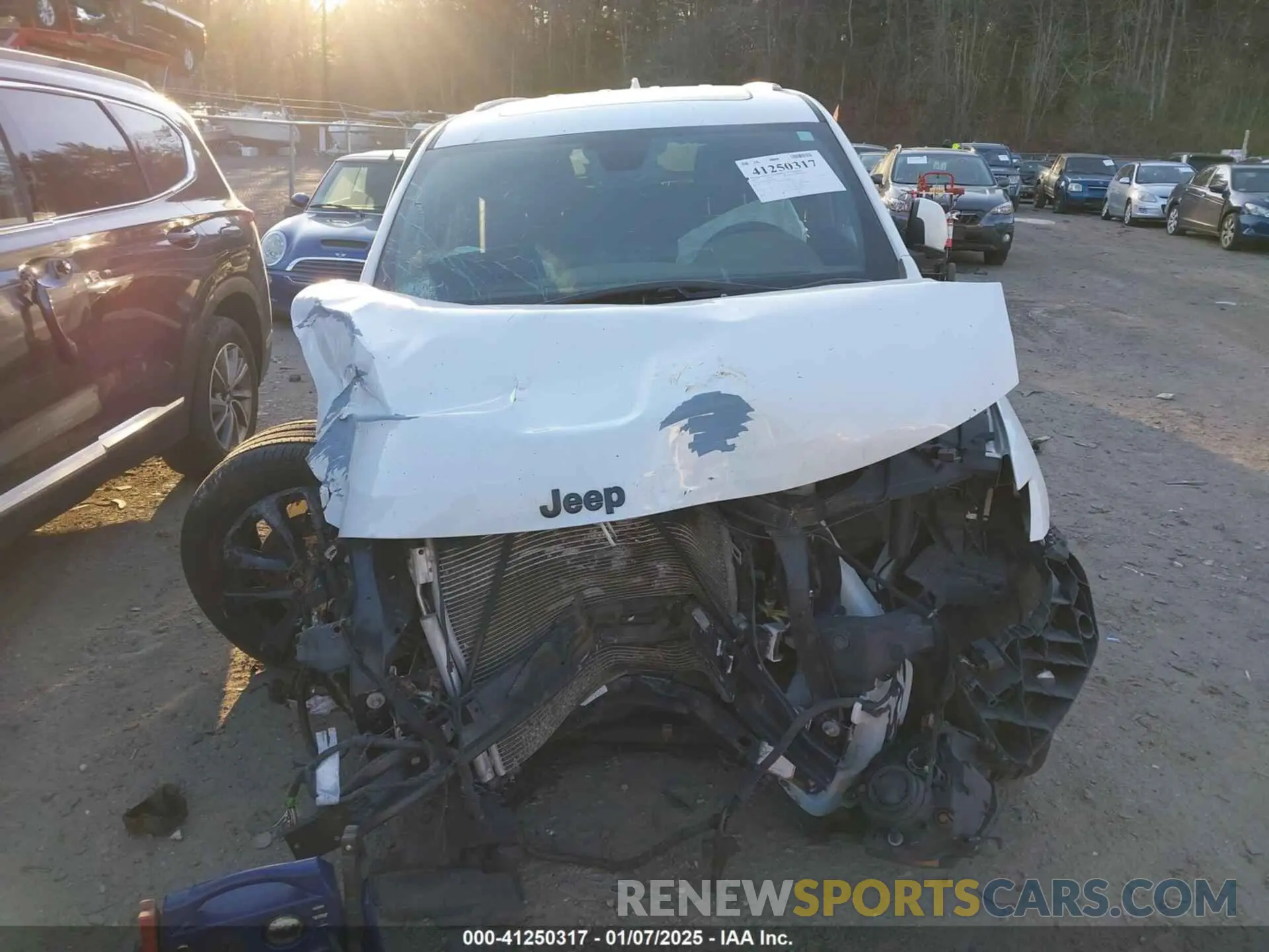 13 Photograph of a damaged car 1C4RJFAG9KC588520 JEEP GRAND CHEROKEE 2019