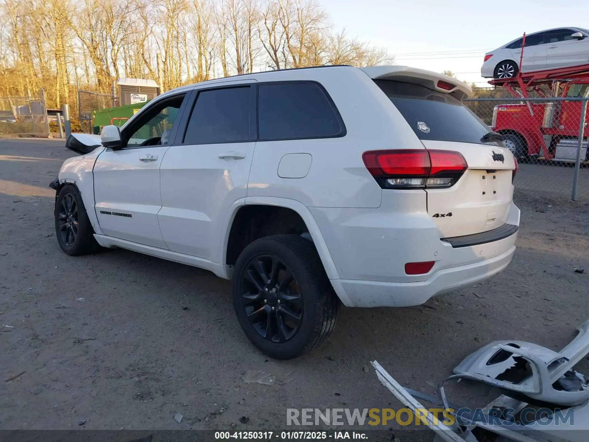 3 Photograph of a damaged car 1C4RJFAG9KC588520 JEEP GRAND CHEROKEE 2019