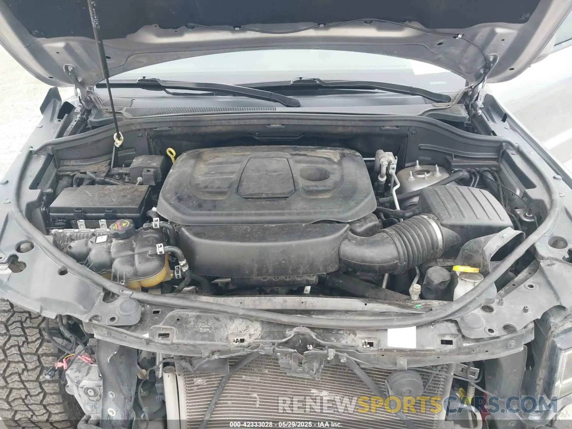 10 Photograph of a damaged car 1C4RJFAG9KC670974 JEEP GRAND CHEROKEE 2019