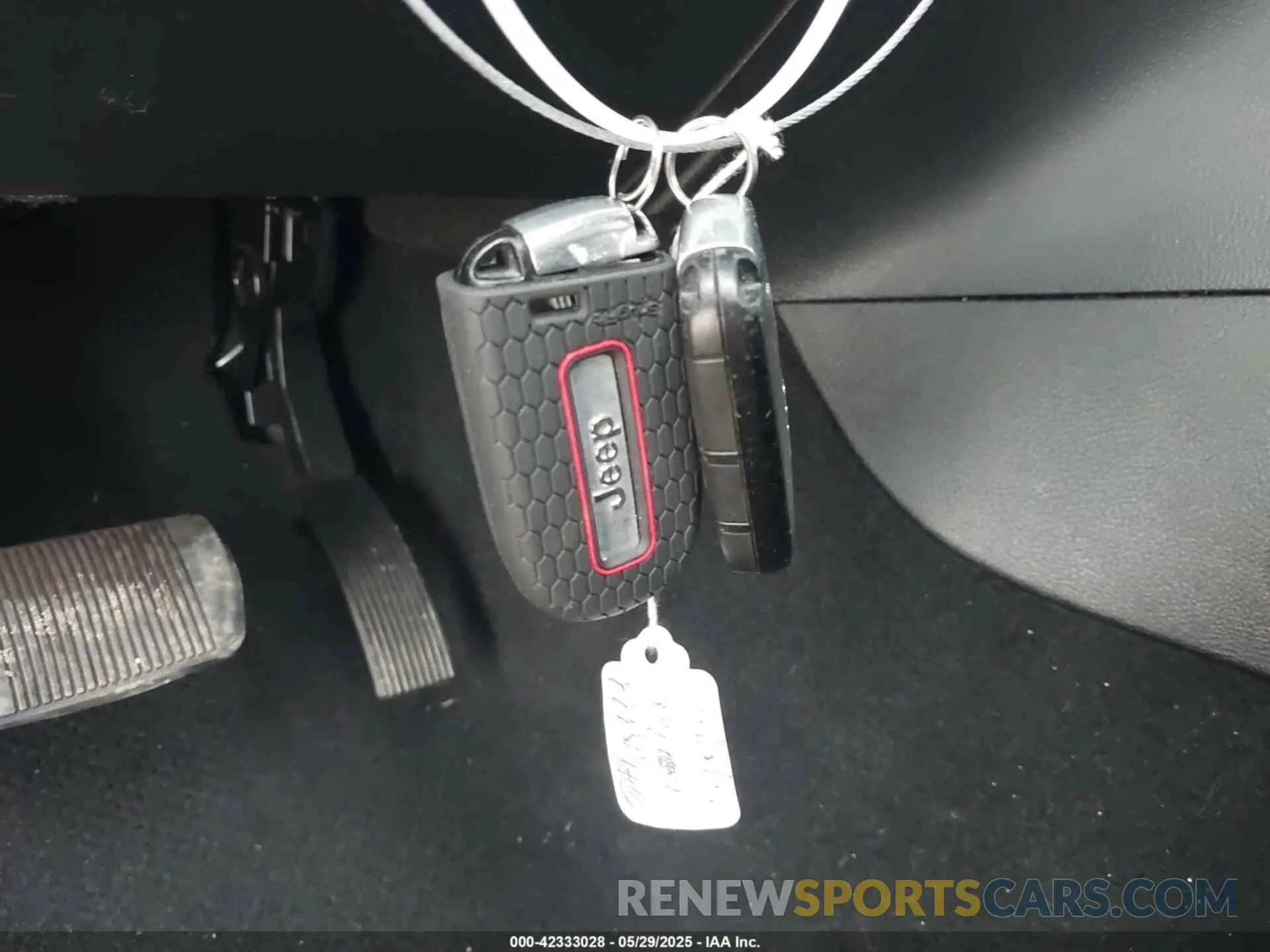 11 Photograph of a damaged car 1C4RJFAG9KC670974 JEEP GRAND CHEROKEE 2019