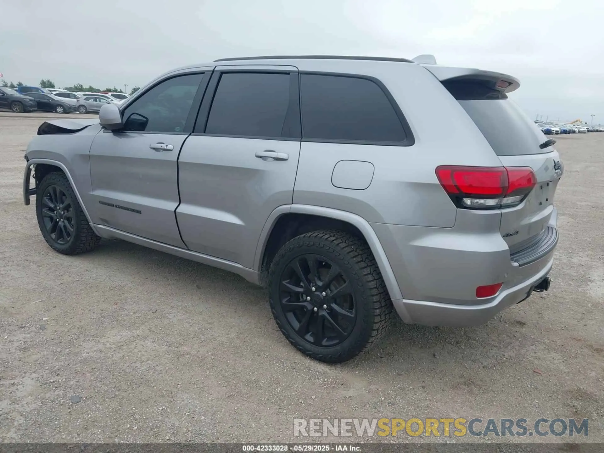 3 Photograph of a damaged car 1C4RJFAG9KC670974 JEEP GRAND CHEROKEE 2019