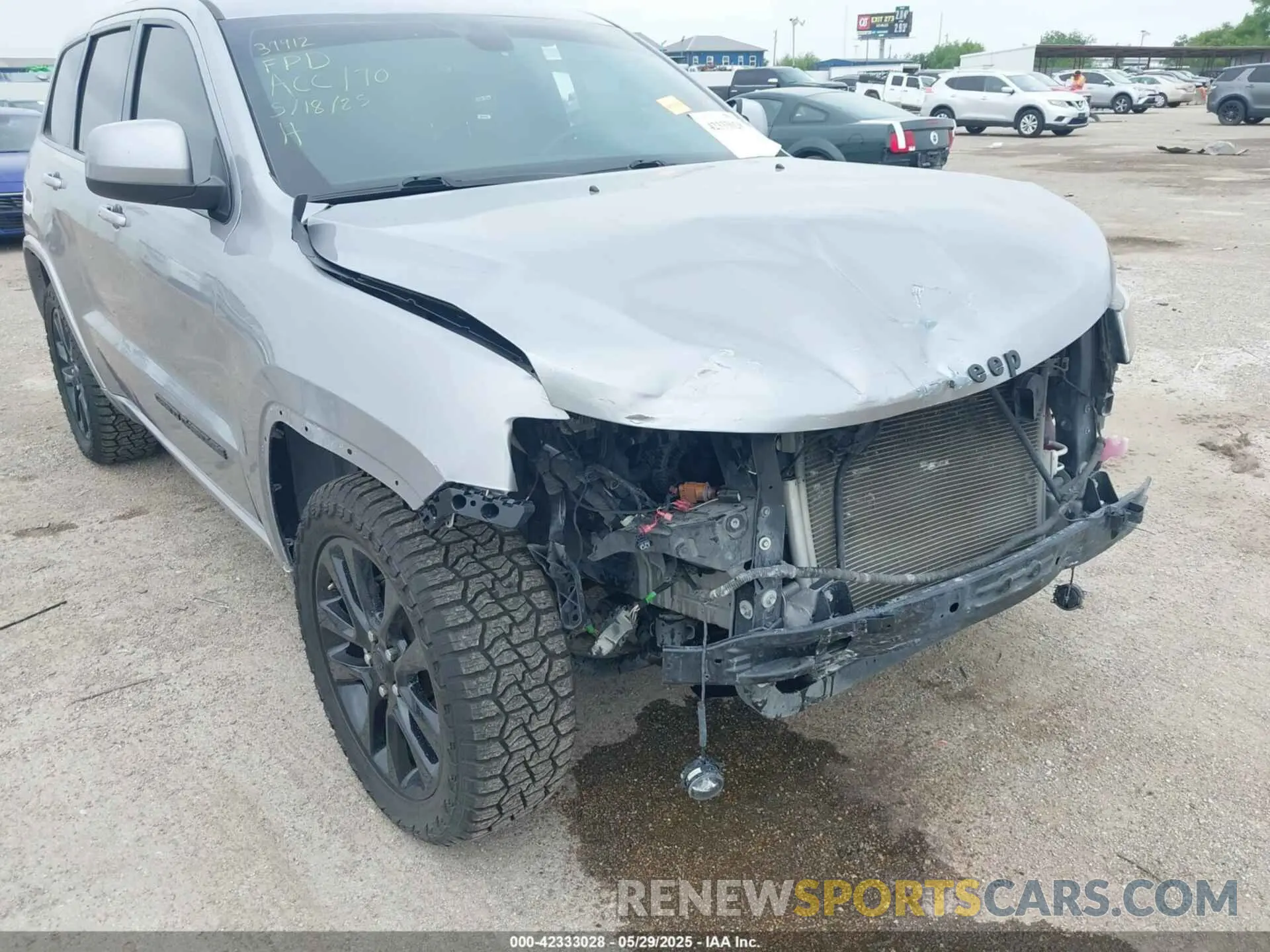 6 Photograph of a damaged car 1C4RJFAG9KC670974 JEEP GRAND CHEROKEE 2019
