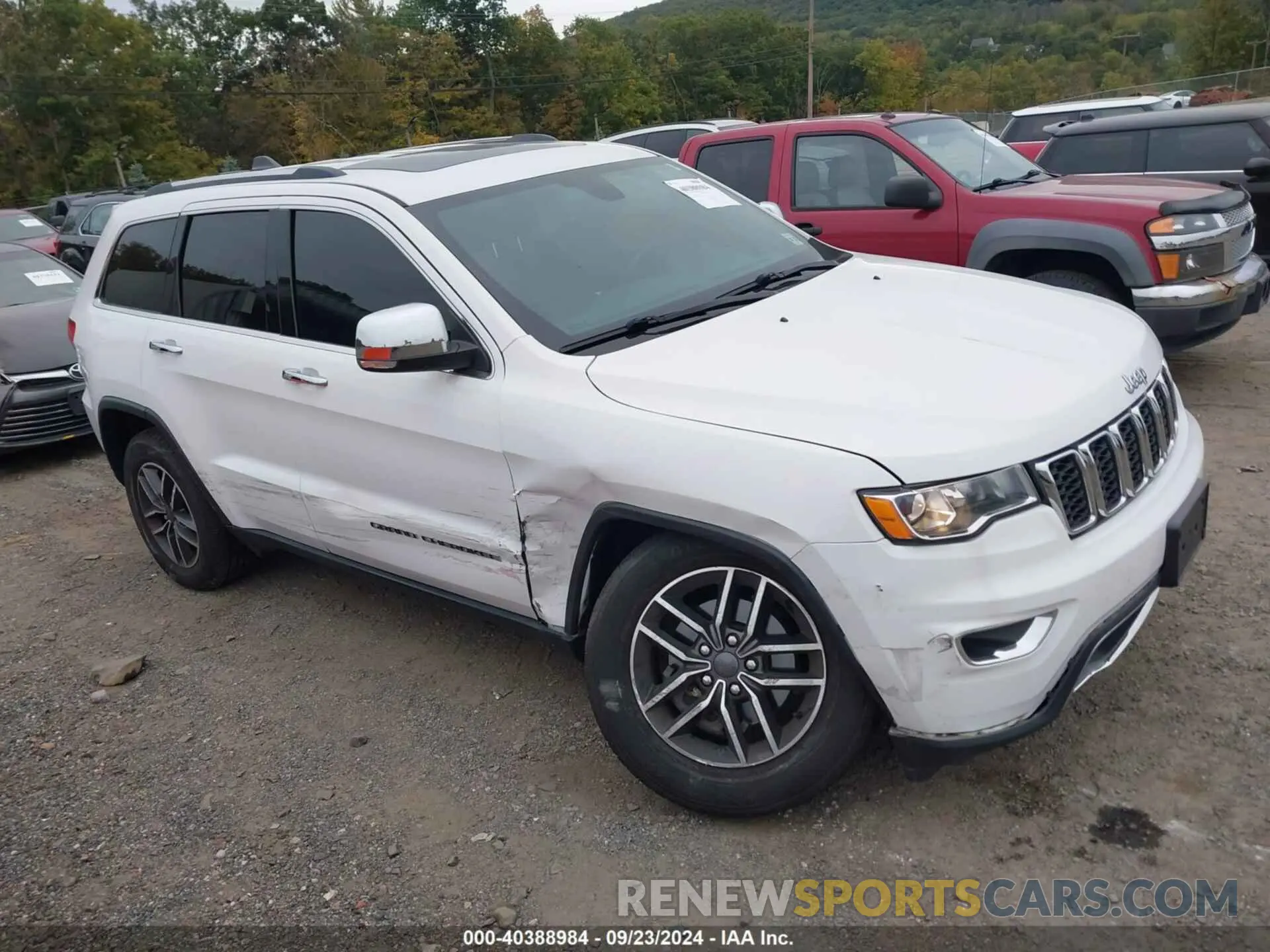 1 Photograph of a damaged car 1C4RJFBG0KC660557 JEEP GRAND CHEROKEE 2019