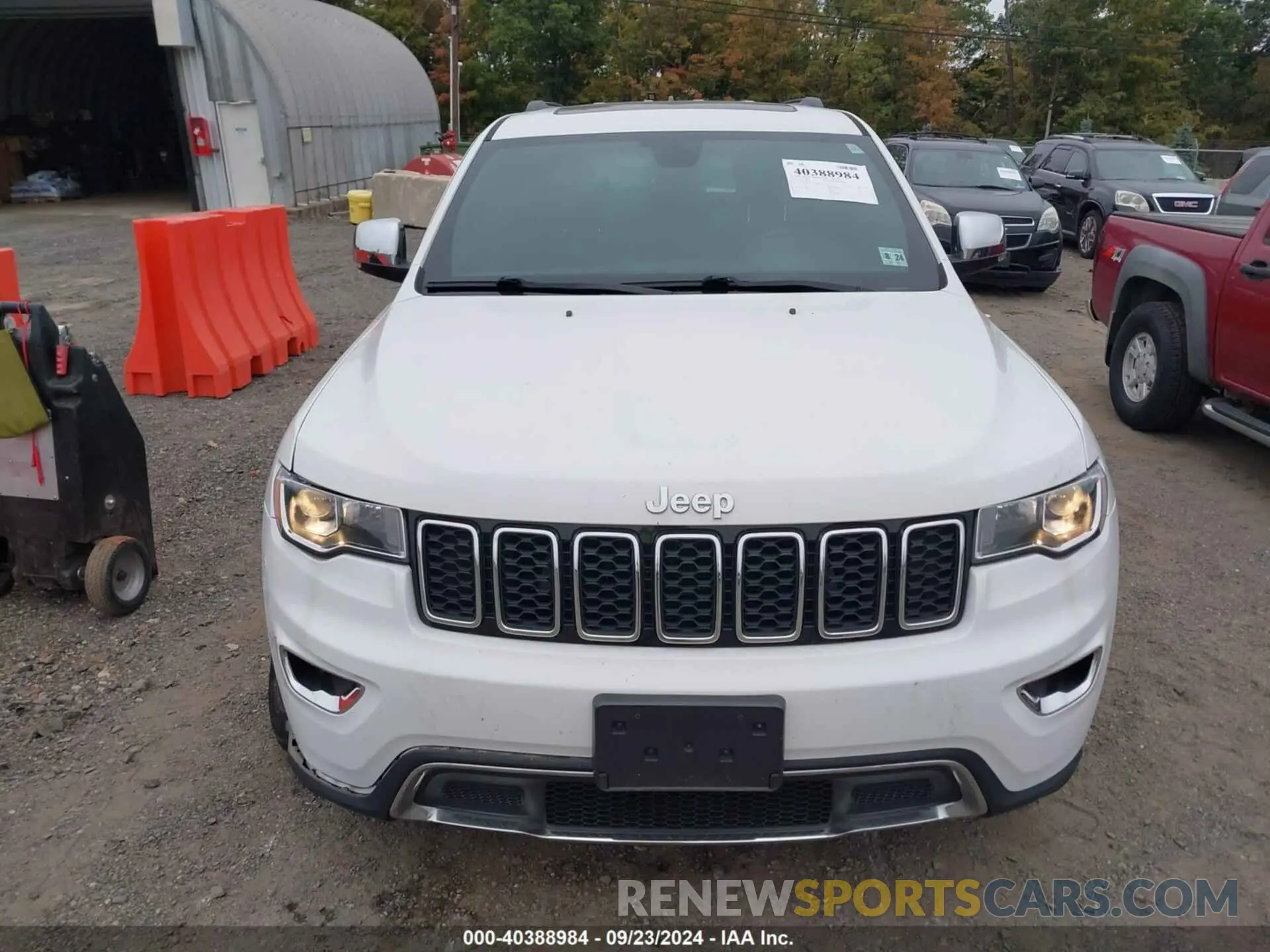12 Photograph of a damaged car 1C4RJFBG0KC660557 JEEP GRAND CHEROKEE 2019