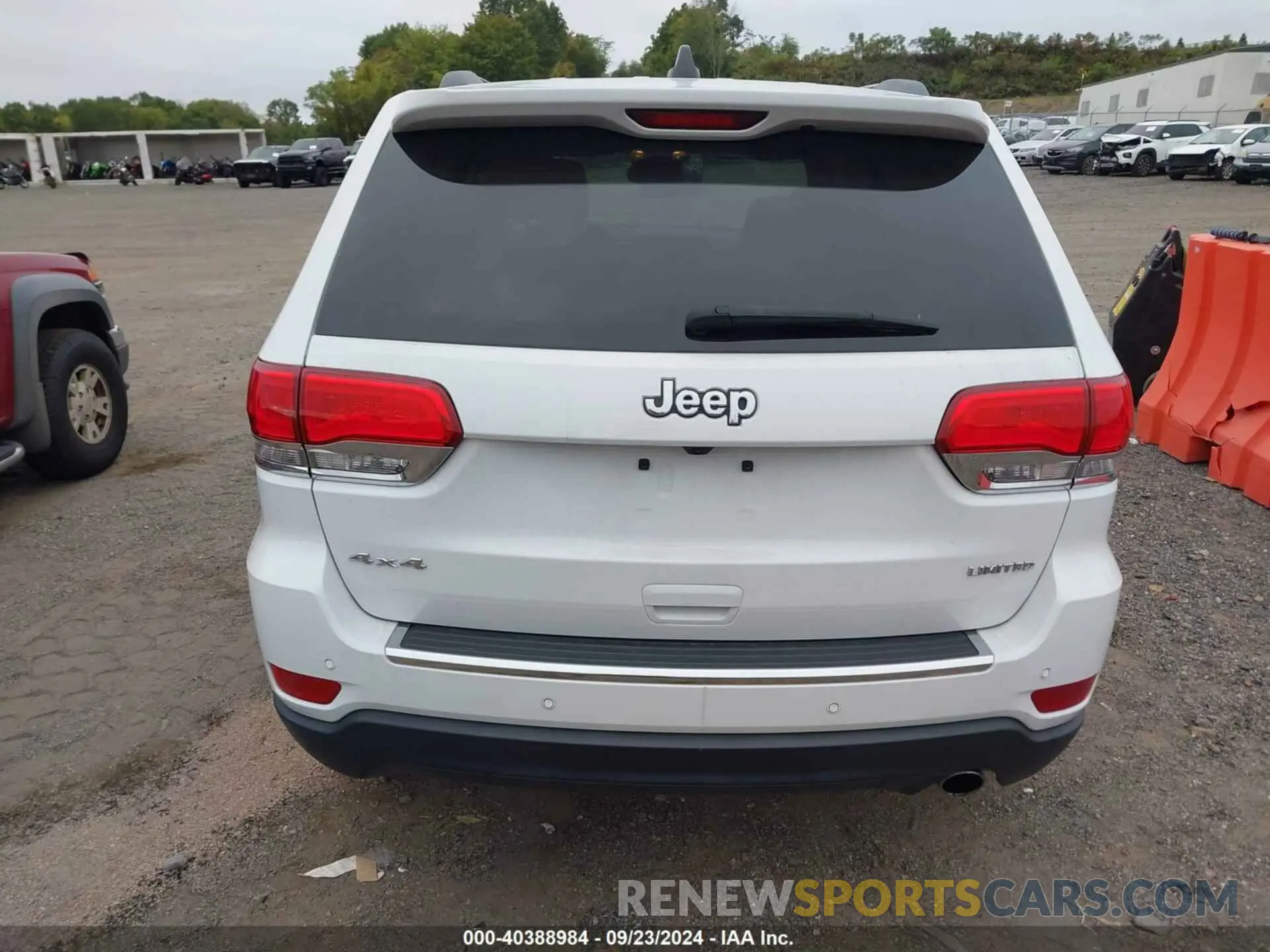 16 Photograph of a damaged car 1C4RJFBG0KC660557 JEEP GRAND CHEROKEE 2019