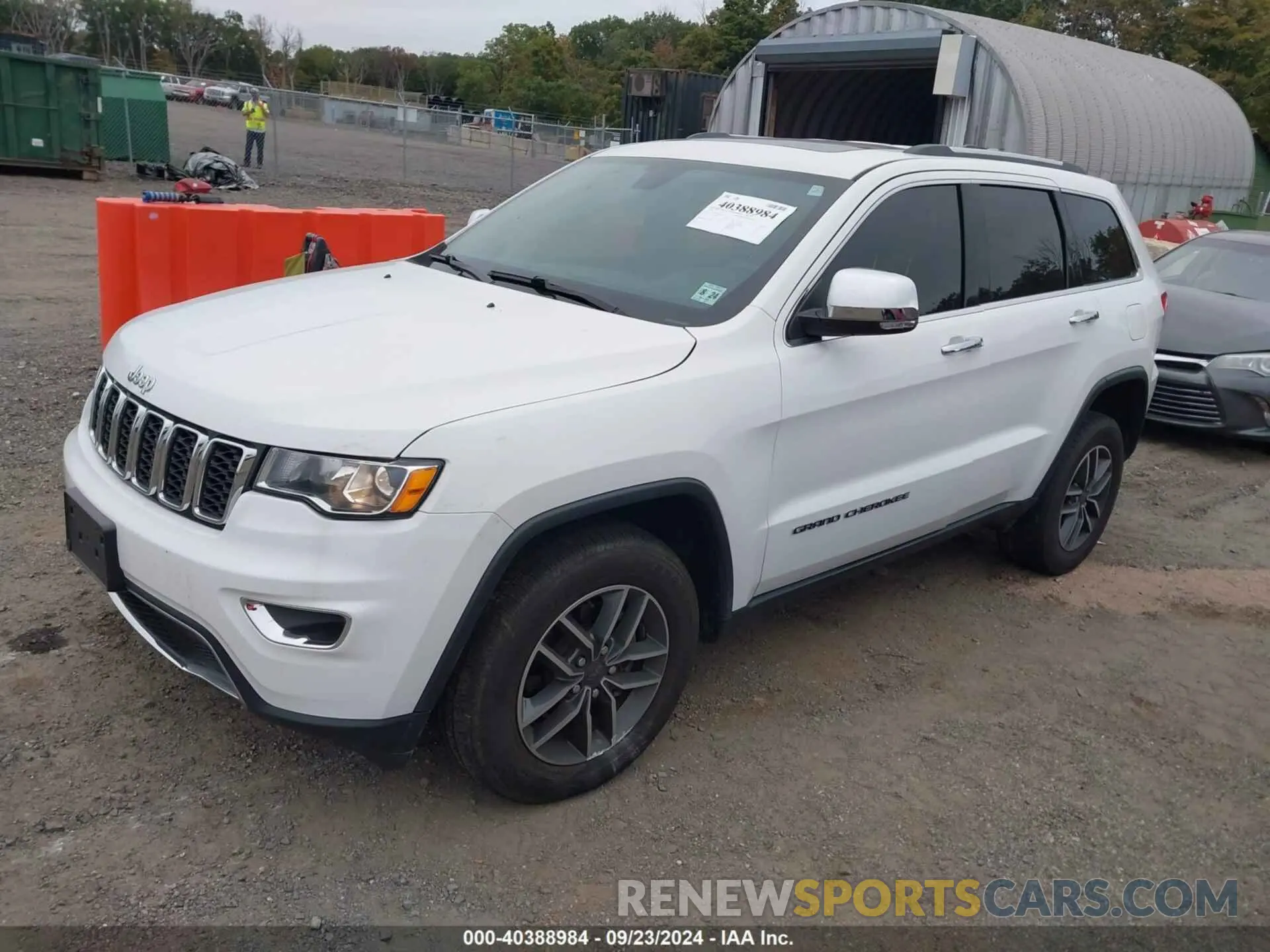 2 Photograph of a damaged car 1C4RJFBG0KC660557 JEEP GRAND CHEROKEE 2019