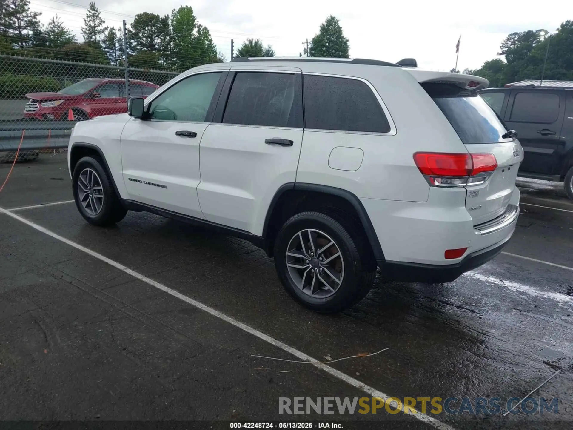 3 Фотография поврежденного автомобиля 1C4RJFBG0KC665497 JEEP GRAND CHEROKEE 2019