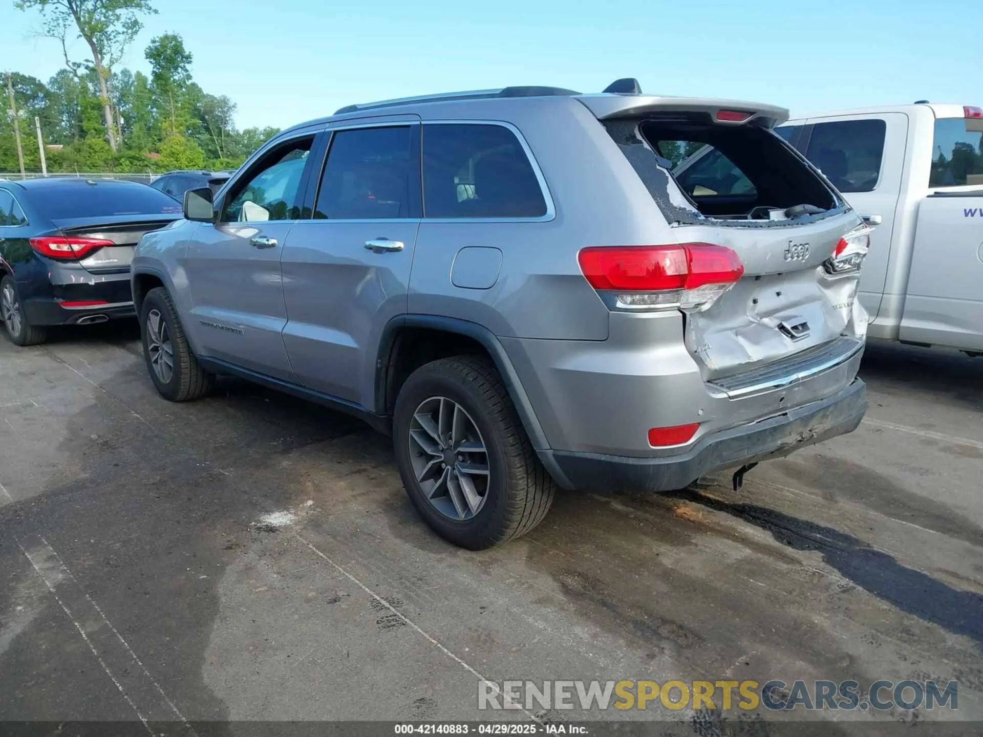3 Фотография поврежденного автомобиля 1C4RJFBG0KC687435 JEEP GRAND CHEROKEE 2019