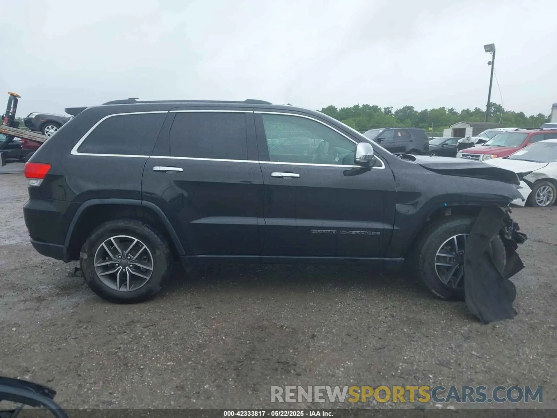 13 Photograph of a damaged car 1C4RJFBG0KC707070 JEEP GRAND CHEROKEE 2019