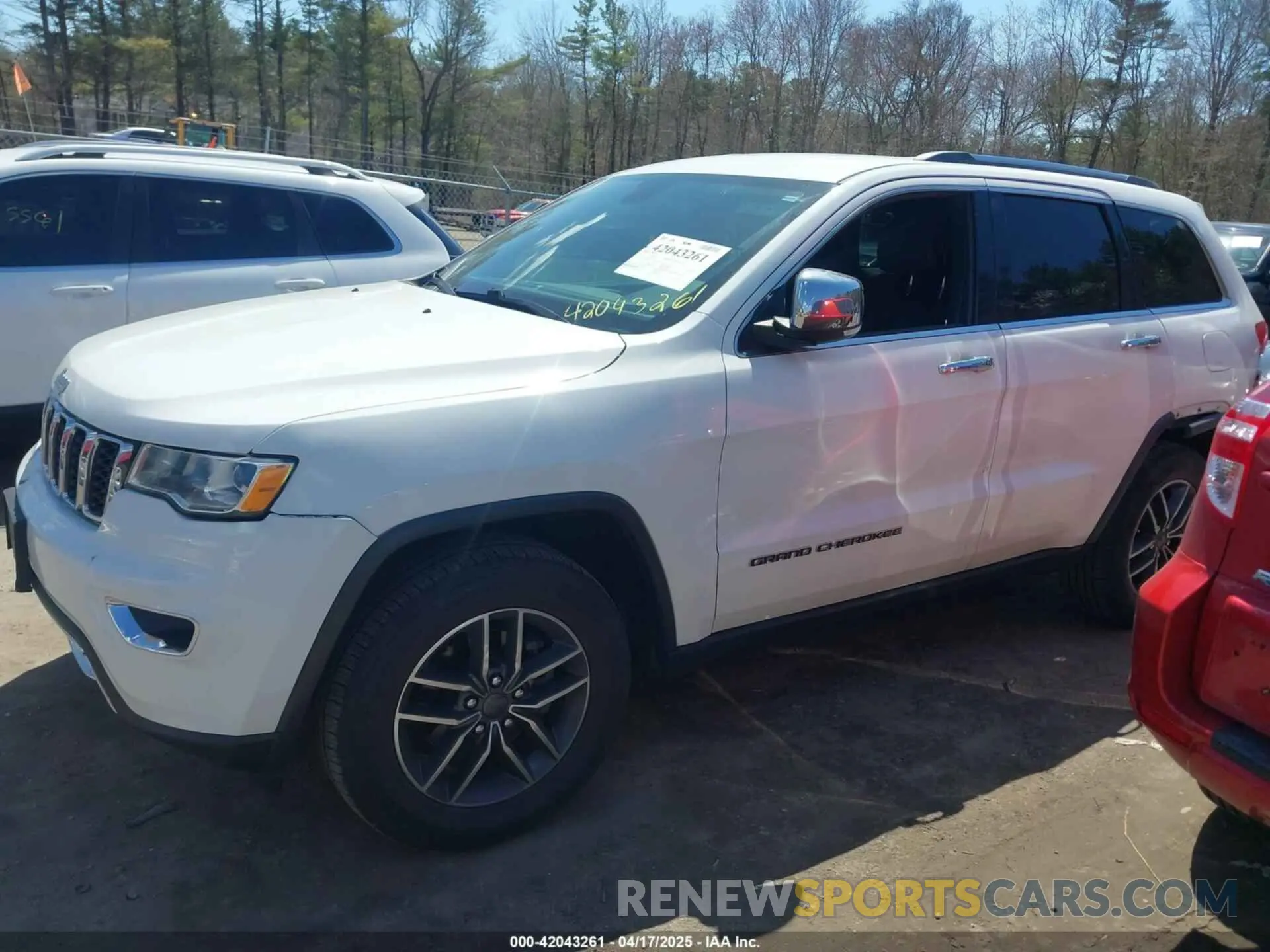 14 Photograph of a damaged car 1C4RJFBG0KC723821 JEEP GRAND CHEROKEE 2019