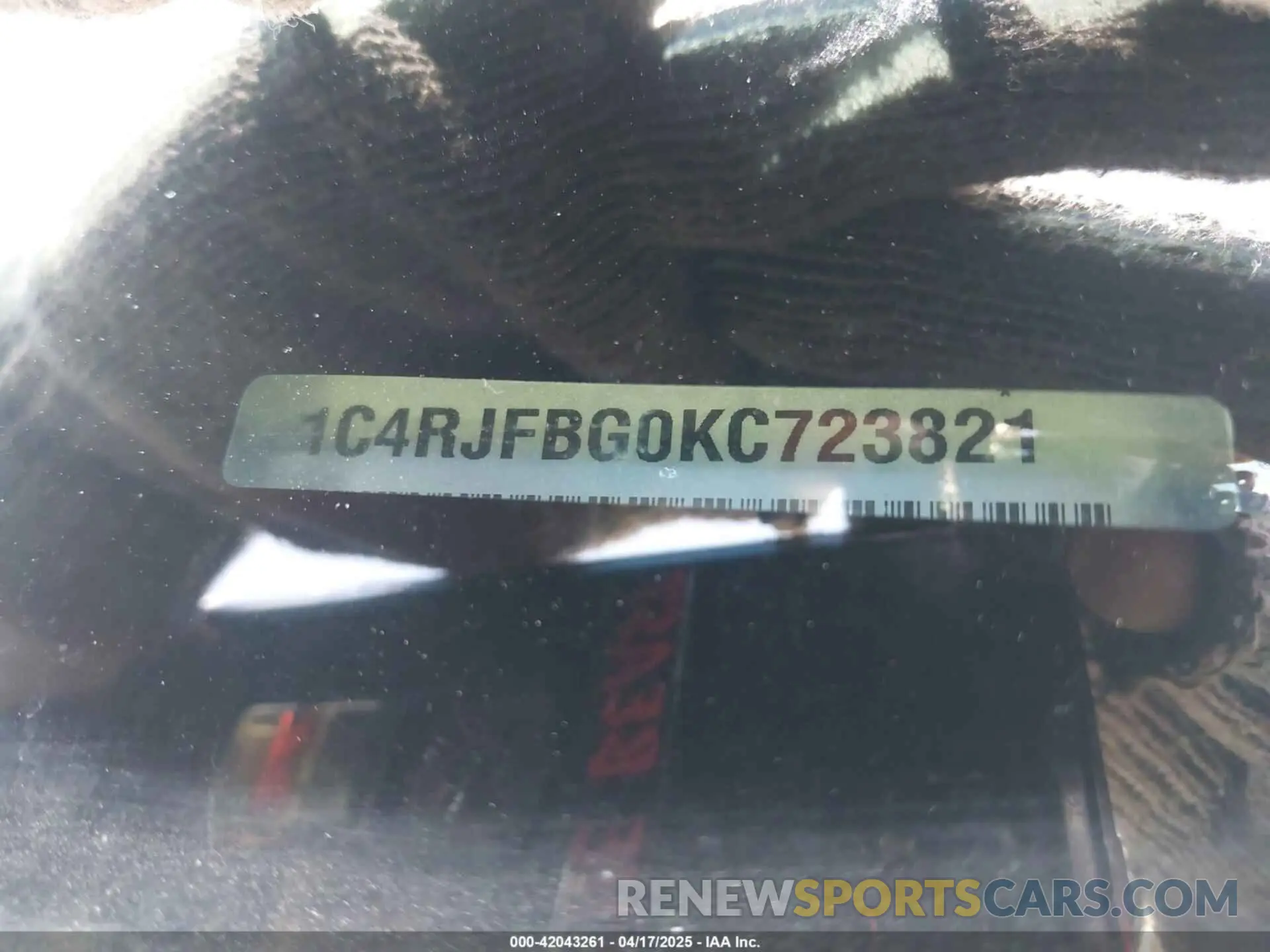 9 Photograph of a damaged car 1C4RJFBG0KC723821 JEEP GRAND CHEROKEE 2019
