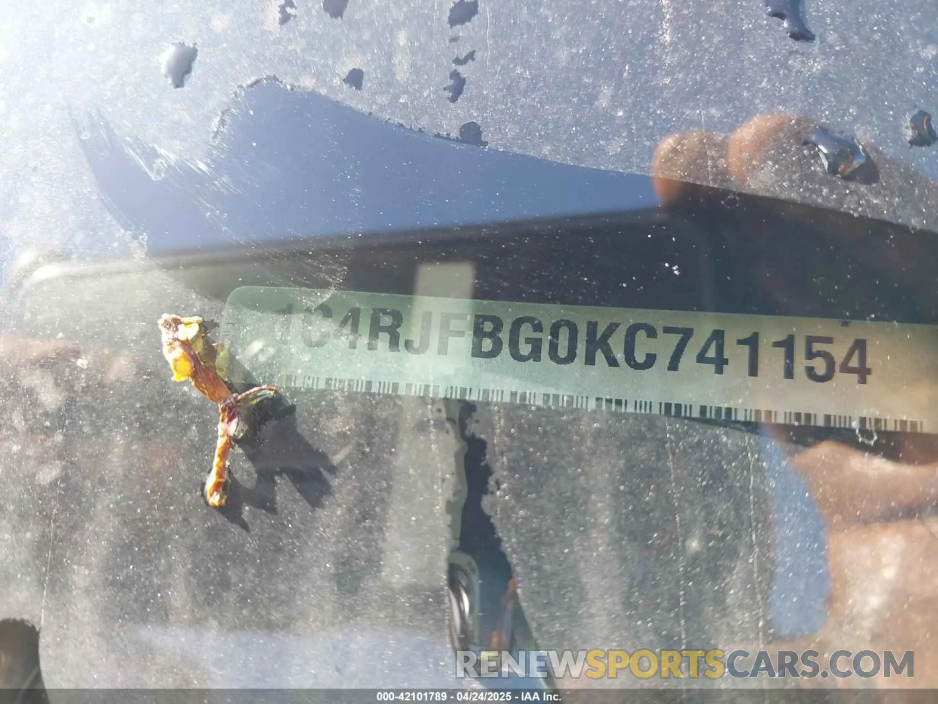 9 Фотография поврежденного автомобиля 1C4RJFBG0KC741154 JEEP GRAND CHEROKEE 2019
