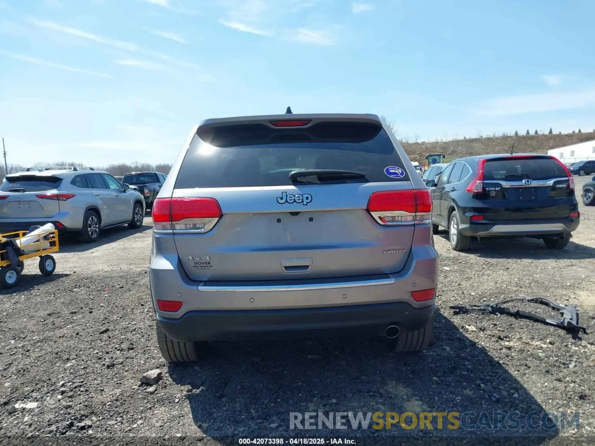 16 Photograph of a damaged car 1C4RJFBG0KC765731 JEEP GRAND CHEROKEE 2019