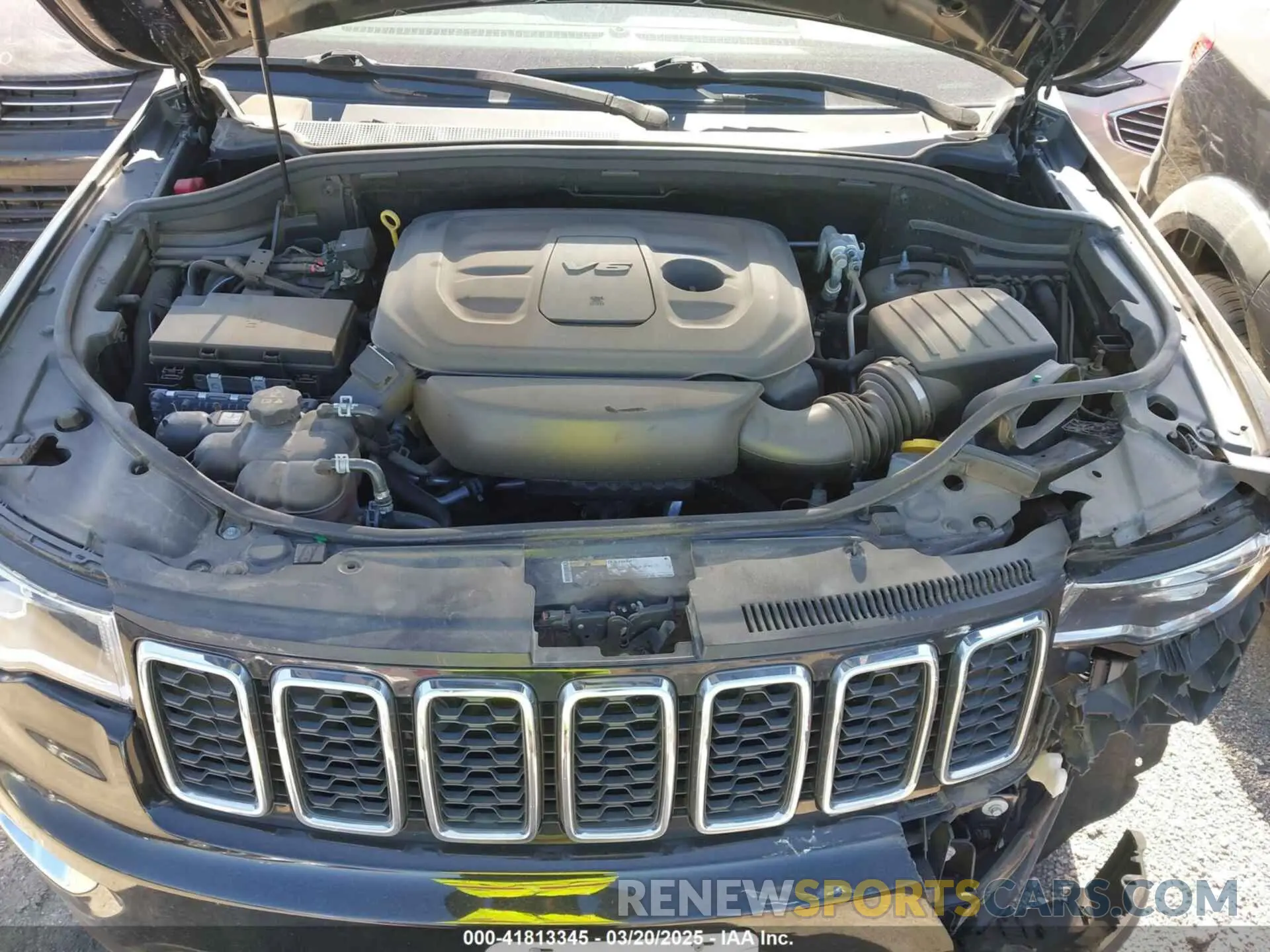 10 Photograph of a damaged car 1C4RJFBG0KC842131 JEEP GRAND CHEROKEE 2019