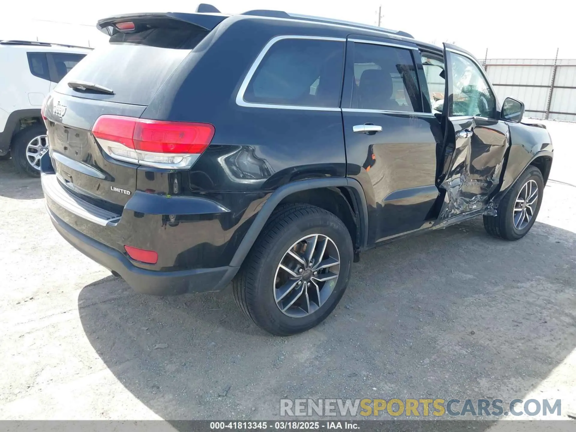 4 Photograph of a damaged car 1C4RJFBG0KC842131 JEEP GRAND CHEROKEE 2019
