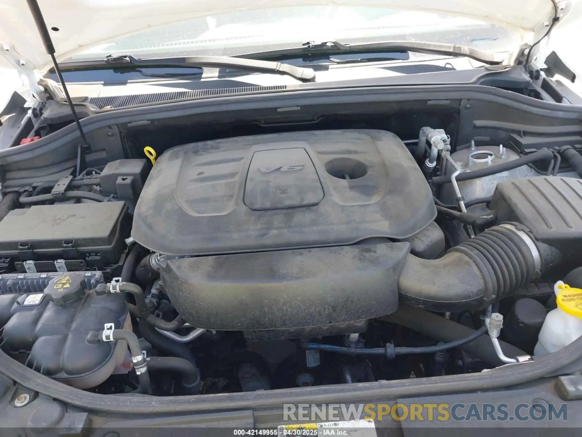 10 Photograph of a damaged car 1C4RJFBG1KC679229 JEEP GRAND CHEROKEE 2019