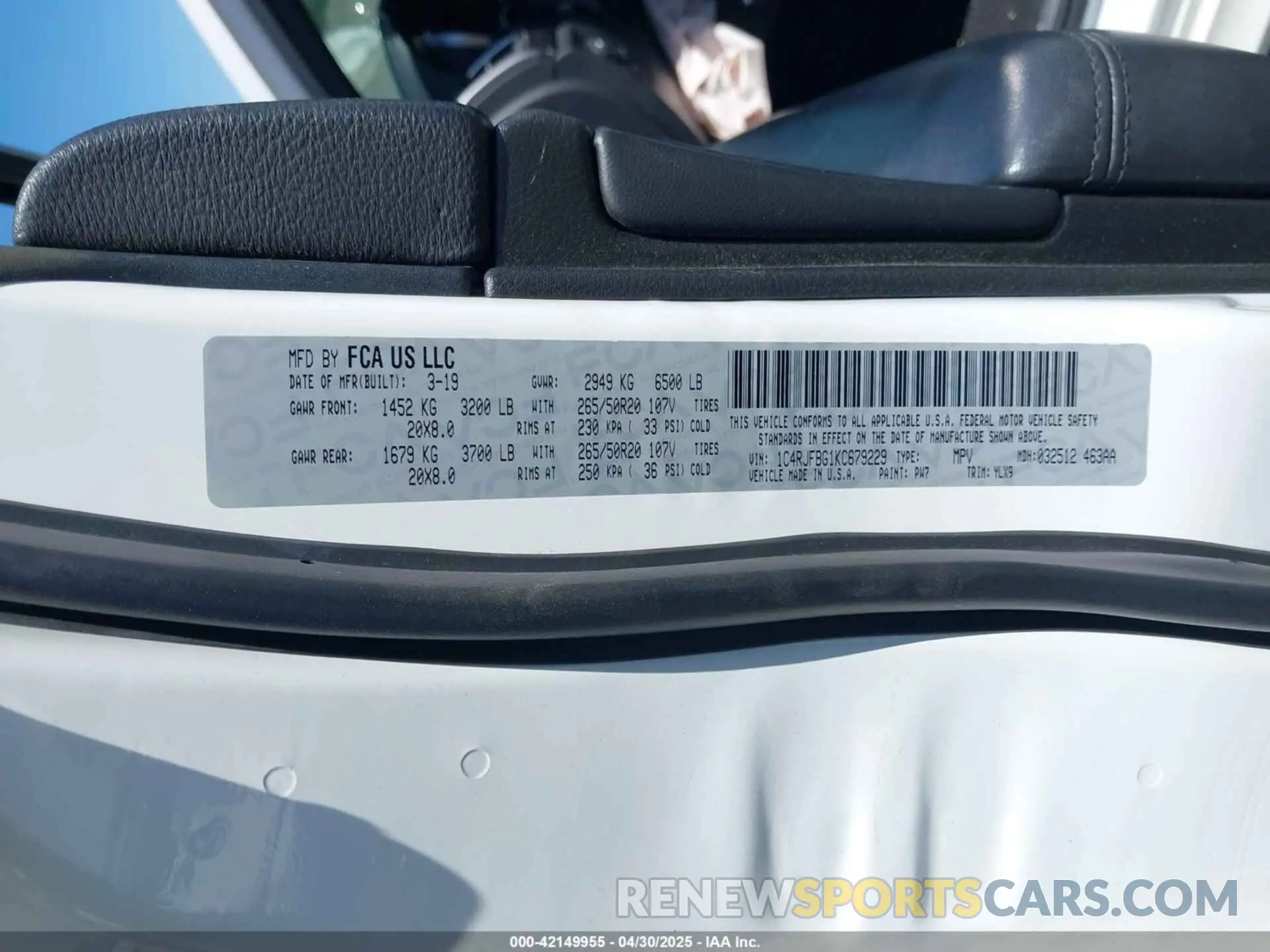 9 Photograph of a damaged car 1C4RJFBG1KC679229 JEEP GRAND CHEROKEE 2019