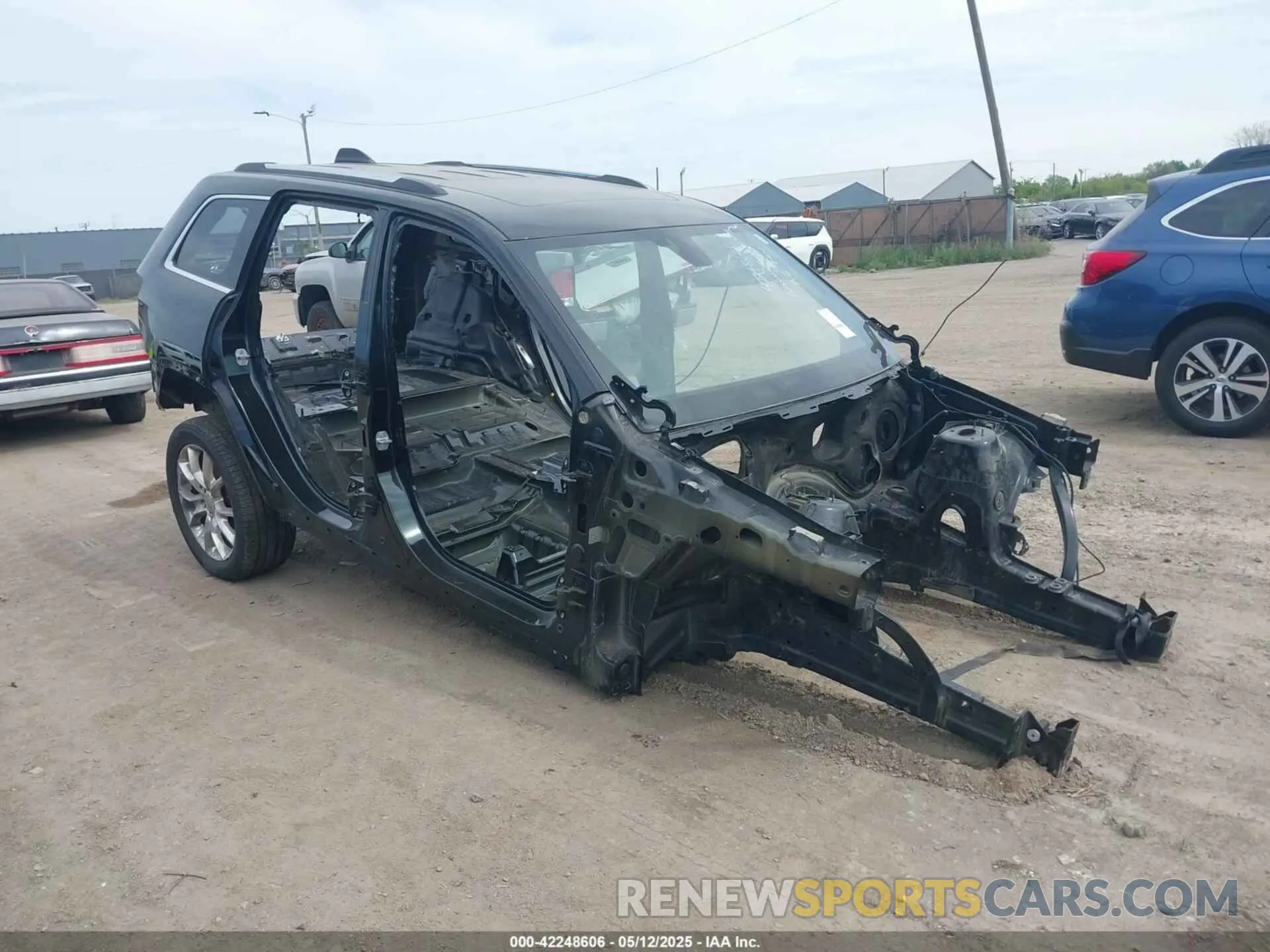 1 Фотография поврежденного автомобиля 1C4RJFBG2KC549542 JEEP GRAND CHEROKEE 2019