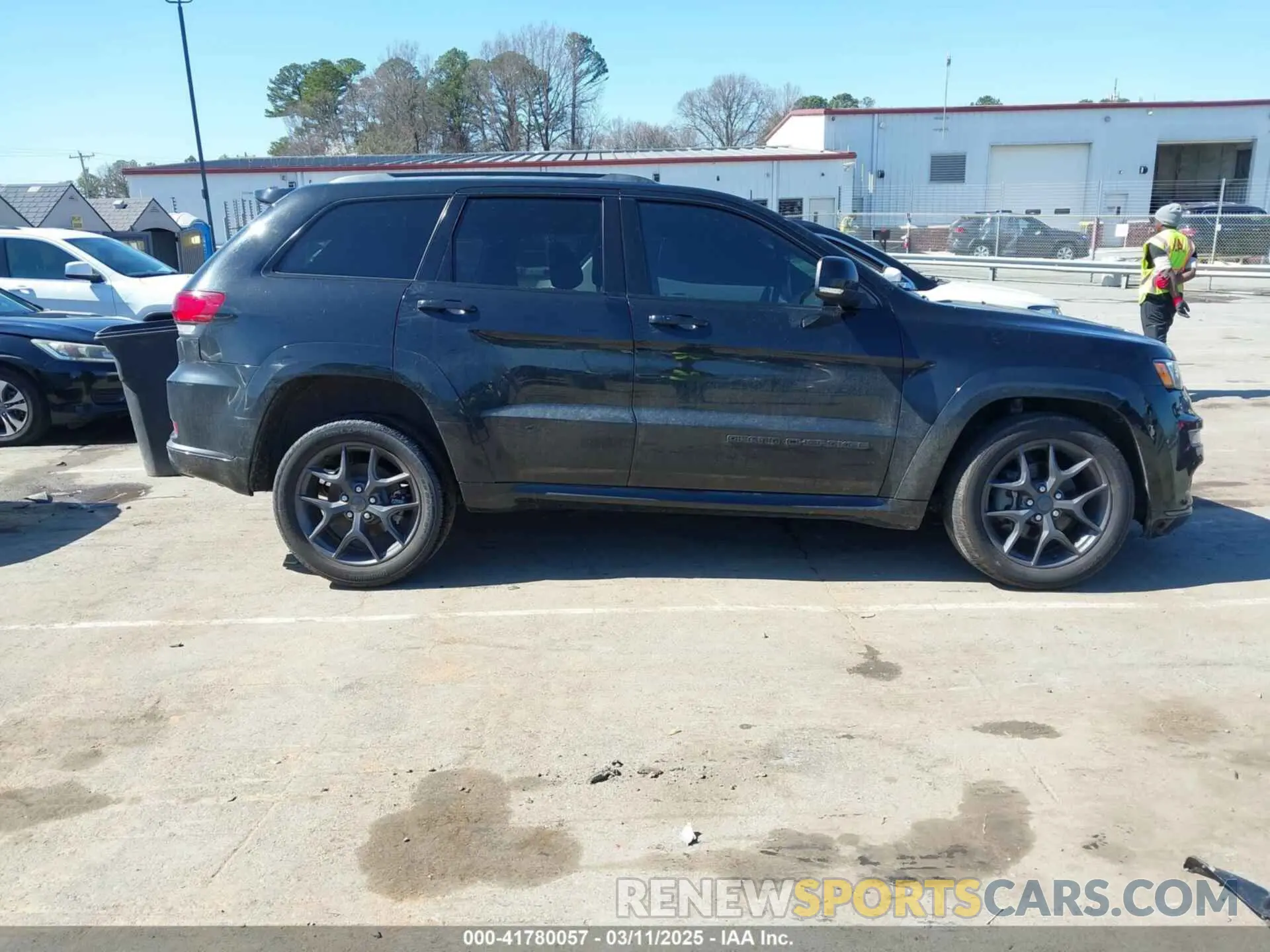 13 Photograph of a damaged car 1C4RJFBG2KC666974 JEEP GRAND CHEROKEE 2019
