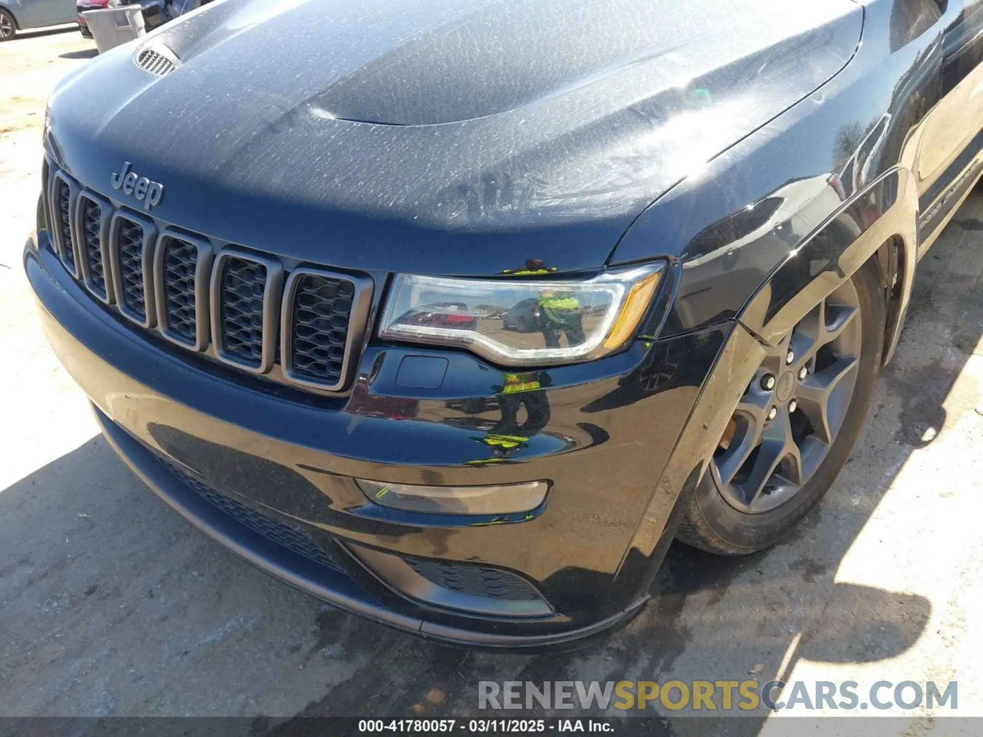 17 Photograph of a damaged car 1C4RJFBG2KC666974 JEEP GRAND CHEROKEE 2019