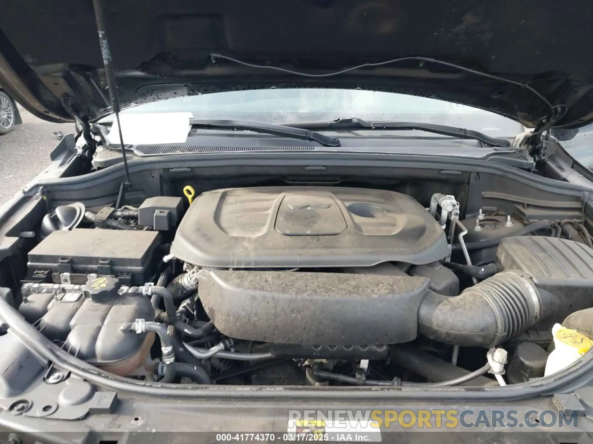 10 Photograph of a damaged car 1C4RJFBG2KC725358 JEEP GRAND CHEROKEE 2019