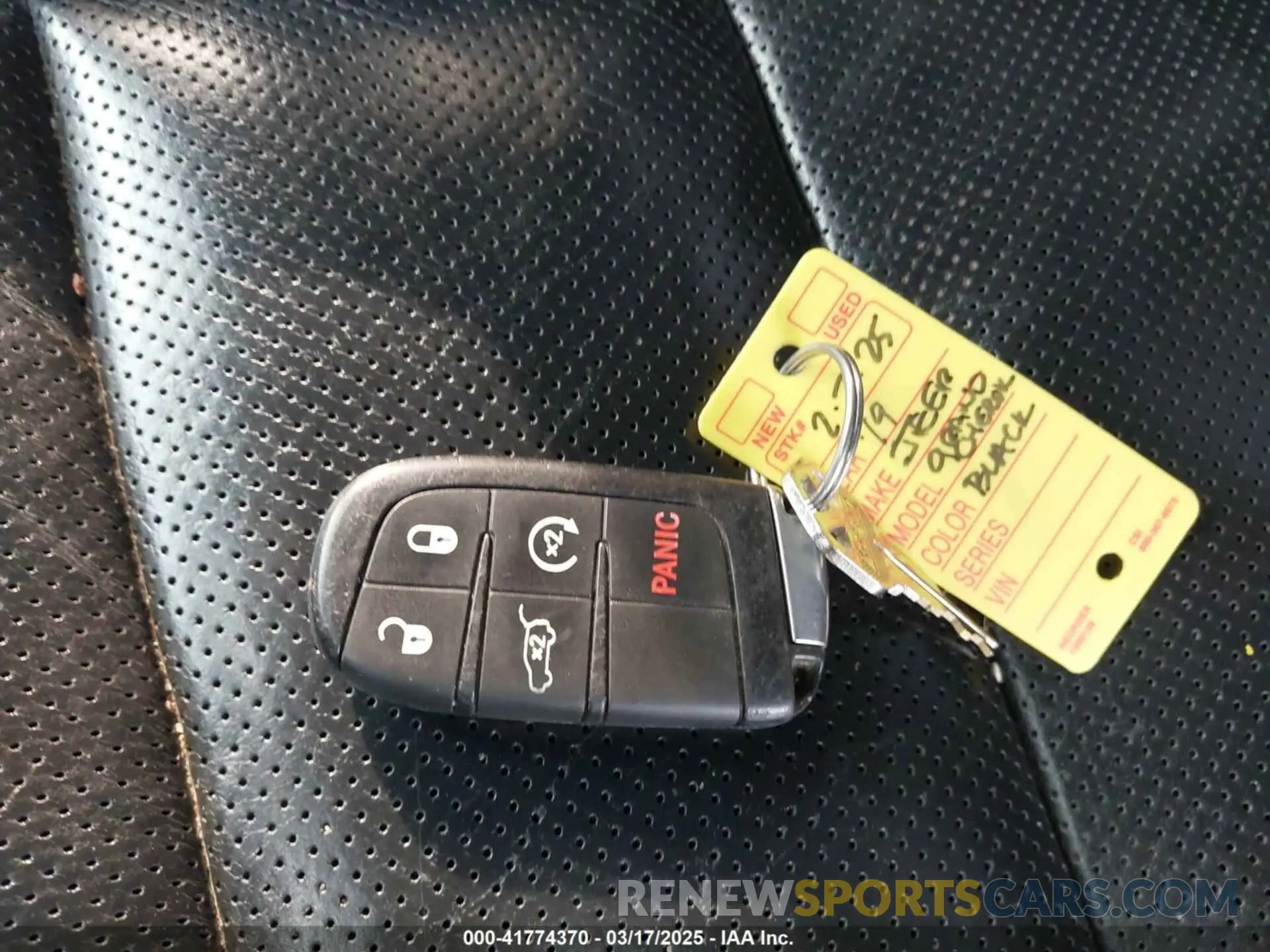 11 Photograph of a damaged car 1C4RJFBG2KC725358 JEEP GRAND CHEROKEE 2019