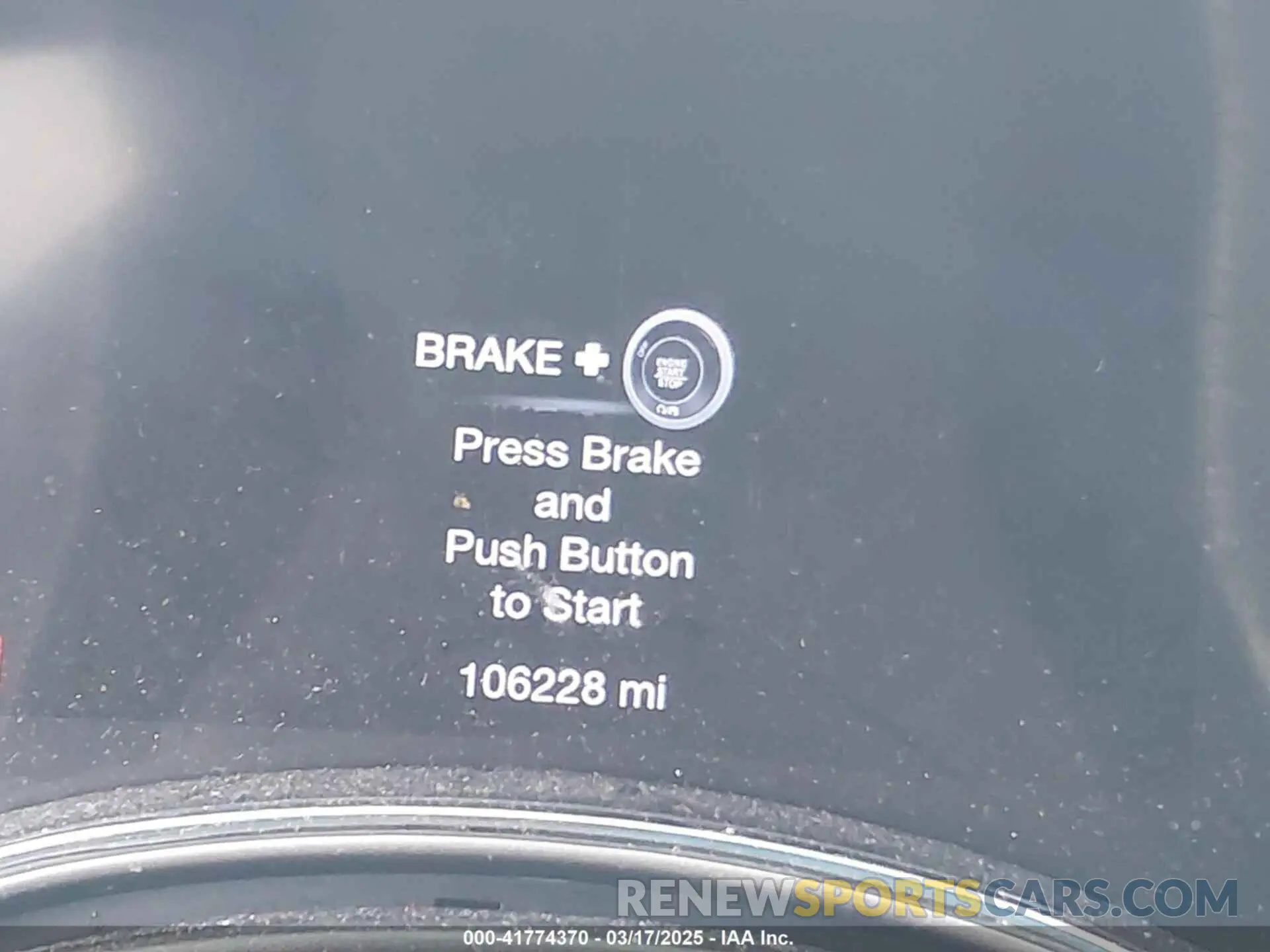 16 Photograph of a damaged car 1C4RJFBG2KC725358 JEEP GRAND CHEROKEE 2019