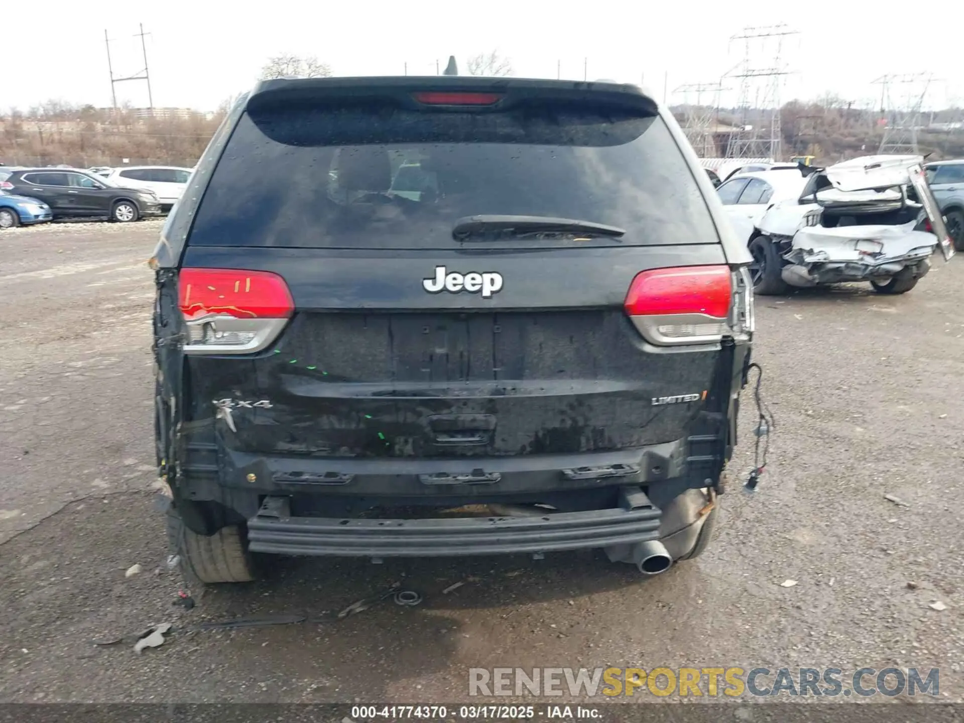 17 Photograph of a damaged car 1C4RJFBG2KC725358 JEEP GRAND CHEROKEE 2019