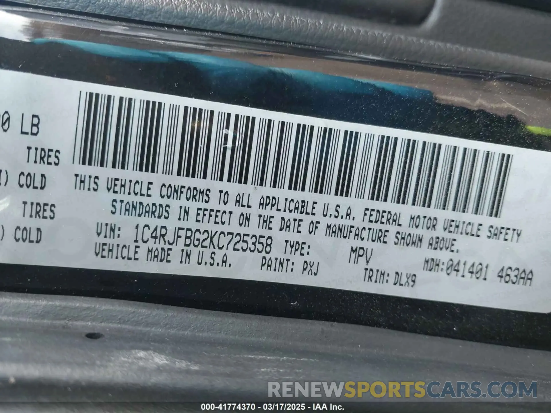 9 Photograph of a damaged car 1C4RJFBG2KC725358 JEEP GRAND CHEROKEE 2019