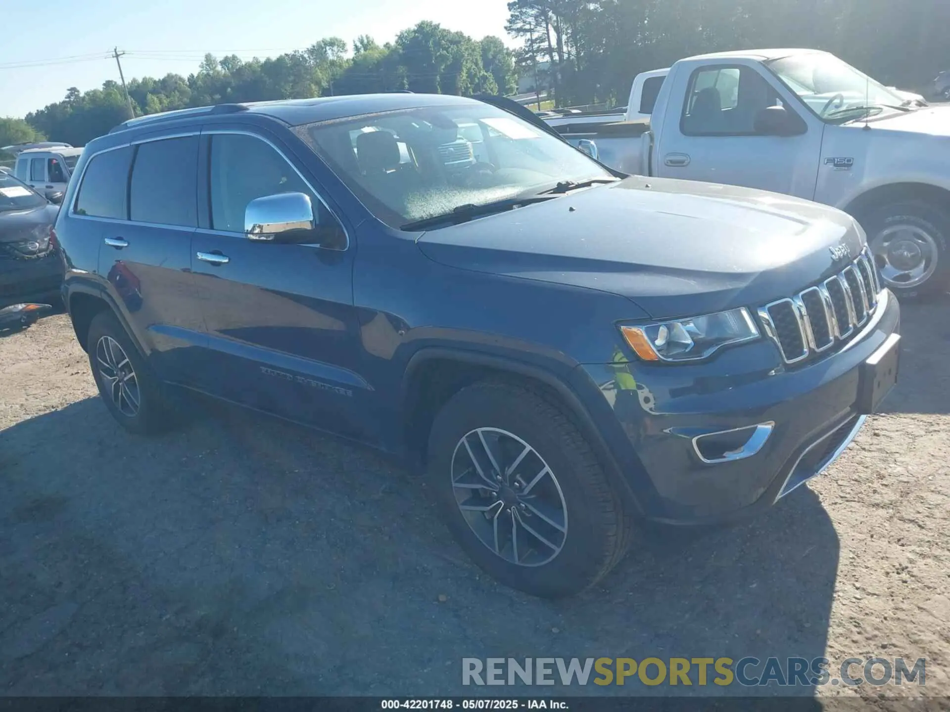 1 Photograph of a damaged car 1C4RJFBG3KC679930 JEEP GRAND CHEROKEE 2019