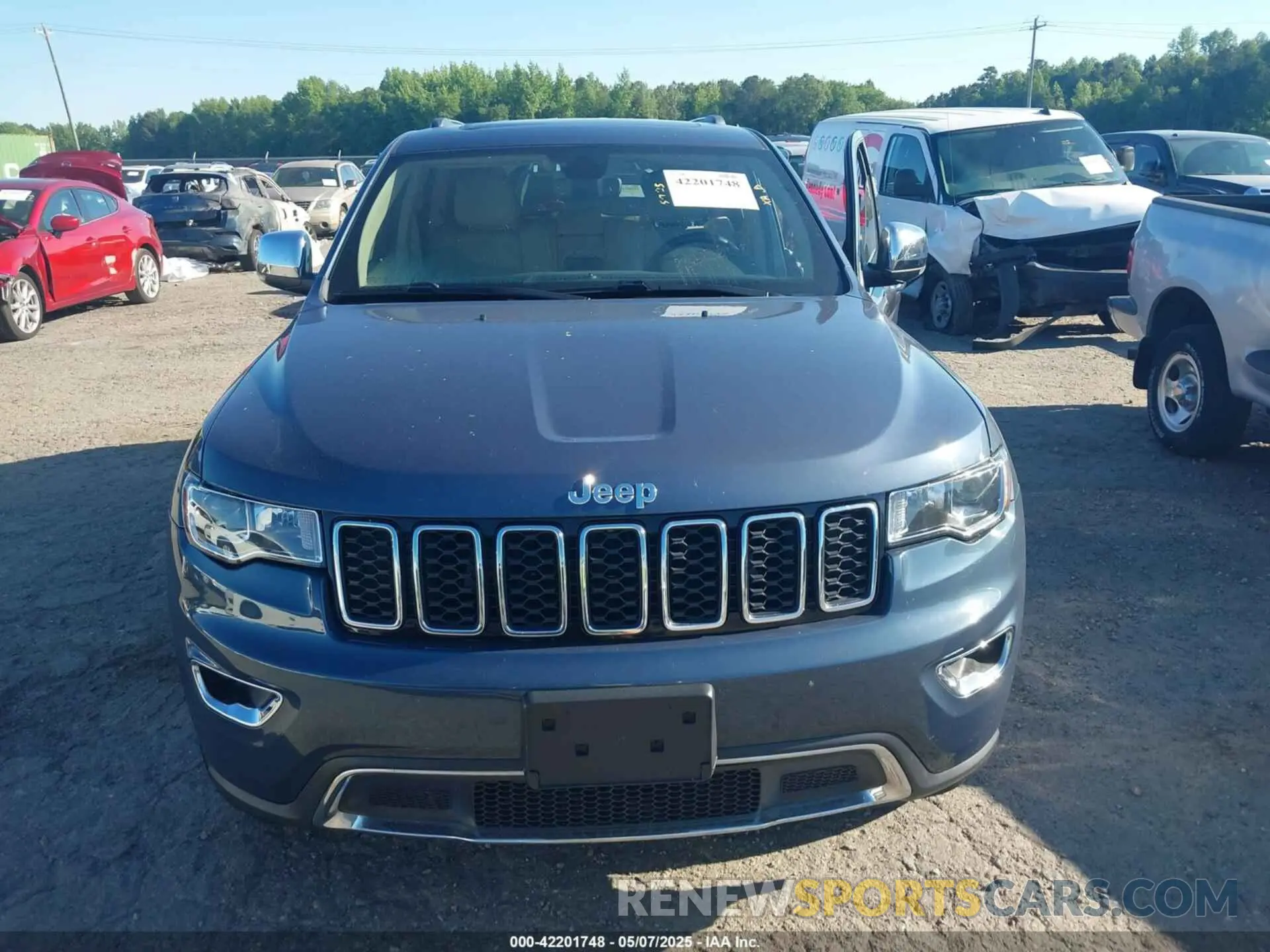 12 Photograph of a damaged car 1C4RJFBG3KC679930 JEEP GRAND CHEROKEE 2019