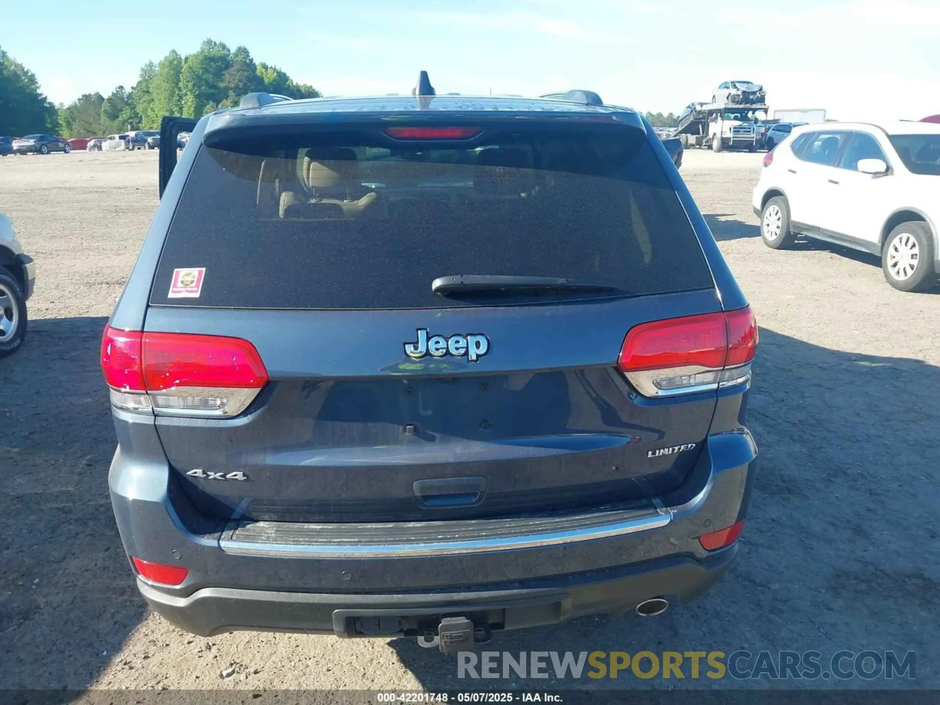 16 Photograph of a damaged car 1C4RJFBG3KC679930 JEEP GRAND CHEROKEE 2019