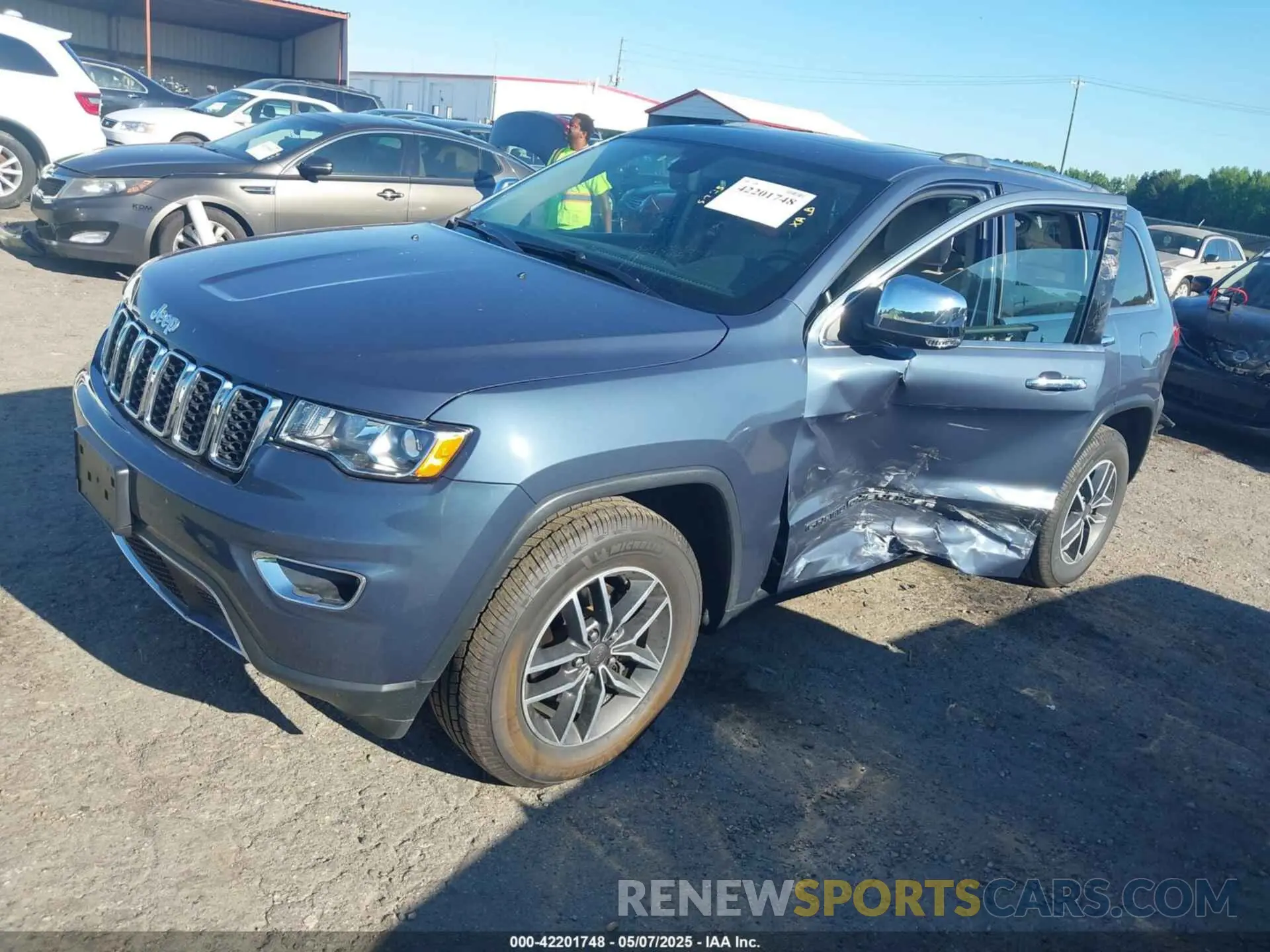 2 Photograph of a damaged car 1C4RJFBG3KC679930 JEEP GRAND CHEROKEE 2019